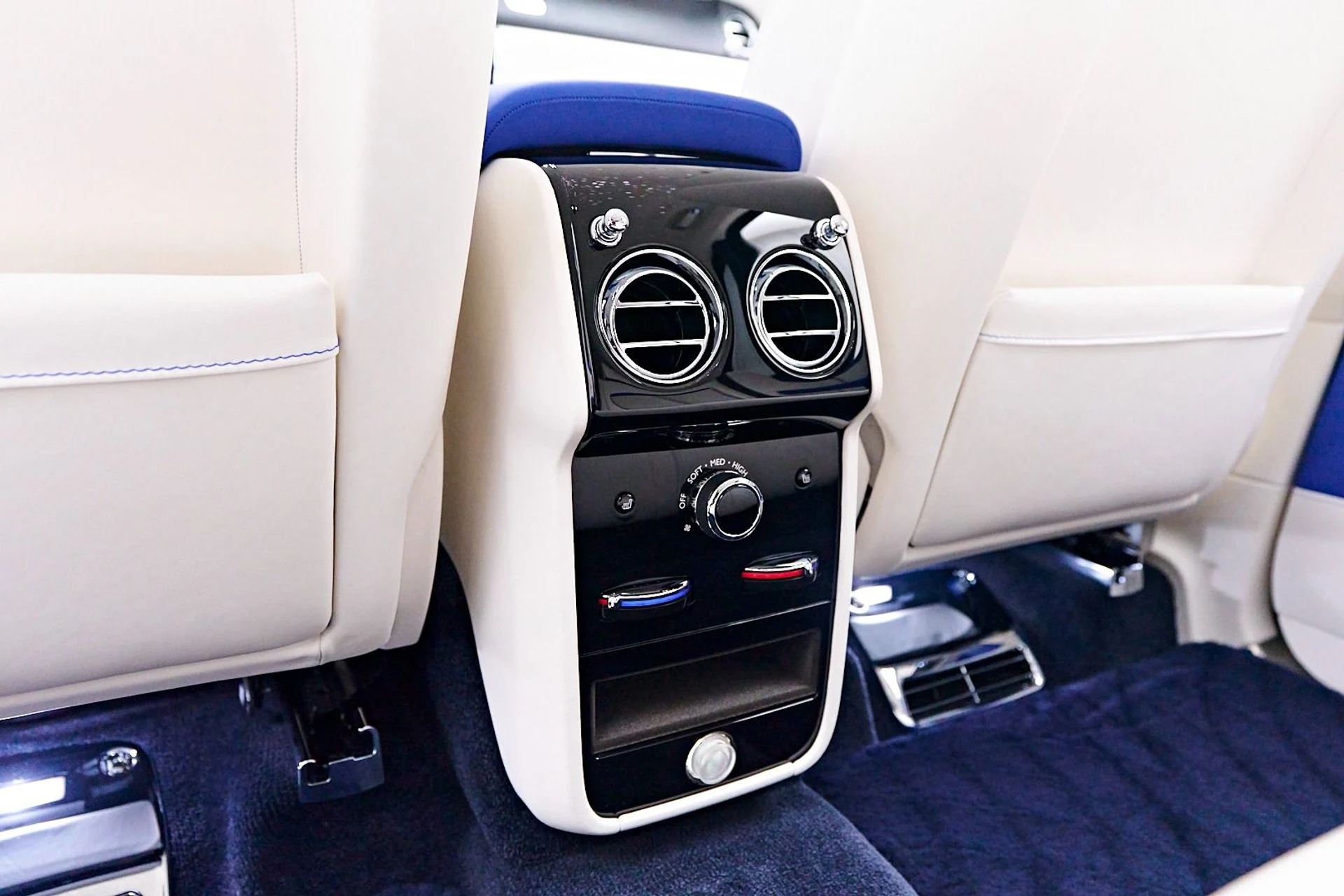 mph059_70772395_Used_2023_Rolls_Royce_Cullinan_Base_1745954360_fab9f5dcb2