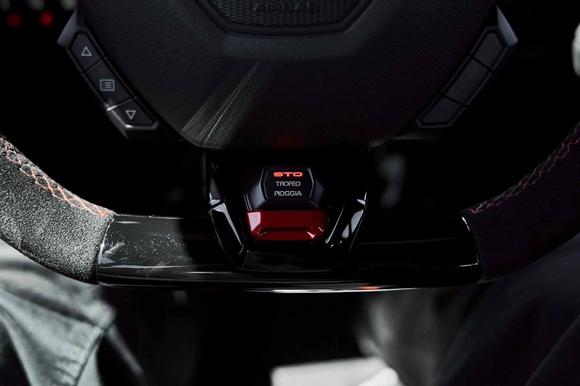 mph059_751580608_Used_2024_Lamborghini_Huracan_STO_Base_1775782831_919add46b2