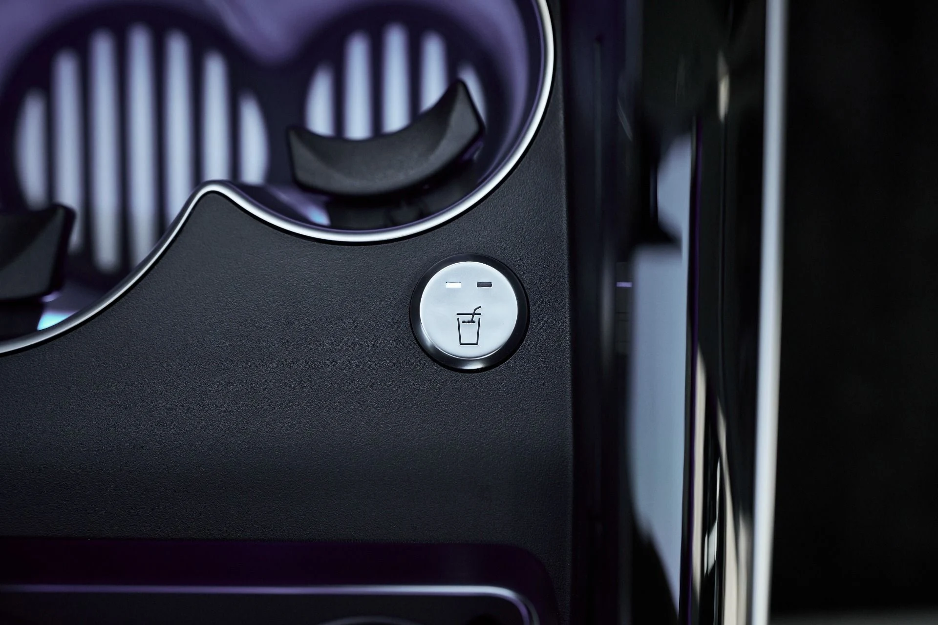 mph059_752798349_Used_2025_Mercedes_Benz_S_Class_Maybach_S_680_1761611138_44219888b9