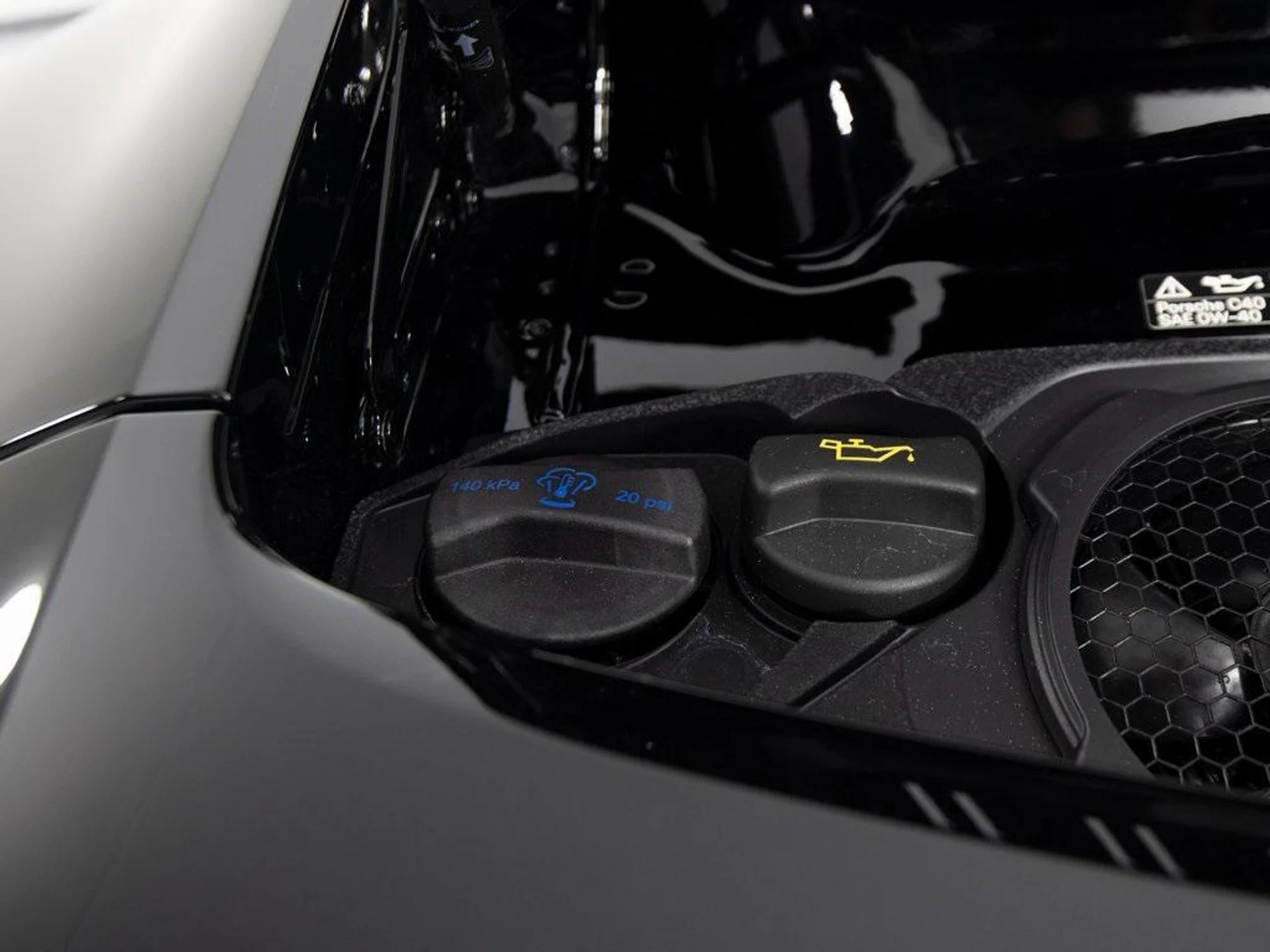 mph059_757225508_f_F3okyxpq_Rmv_Mh_E45_GXT_80i_JP_1_I_42380e715b