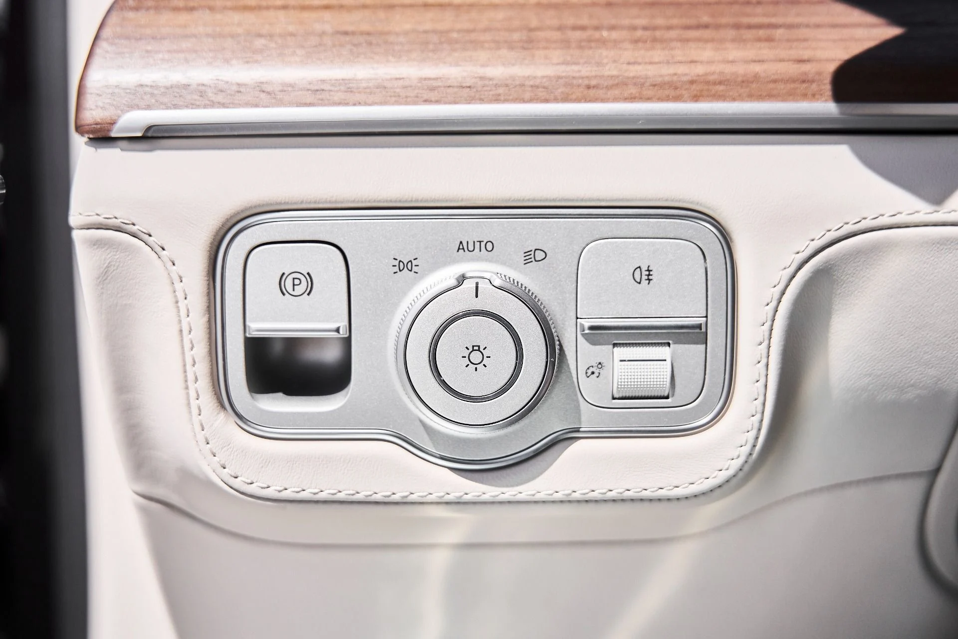 mph059_803795233_Used_2026_Mercedes_Benz_GLS_Maybach_GLS_600_1776732872_9cfa4e5cde