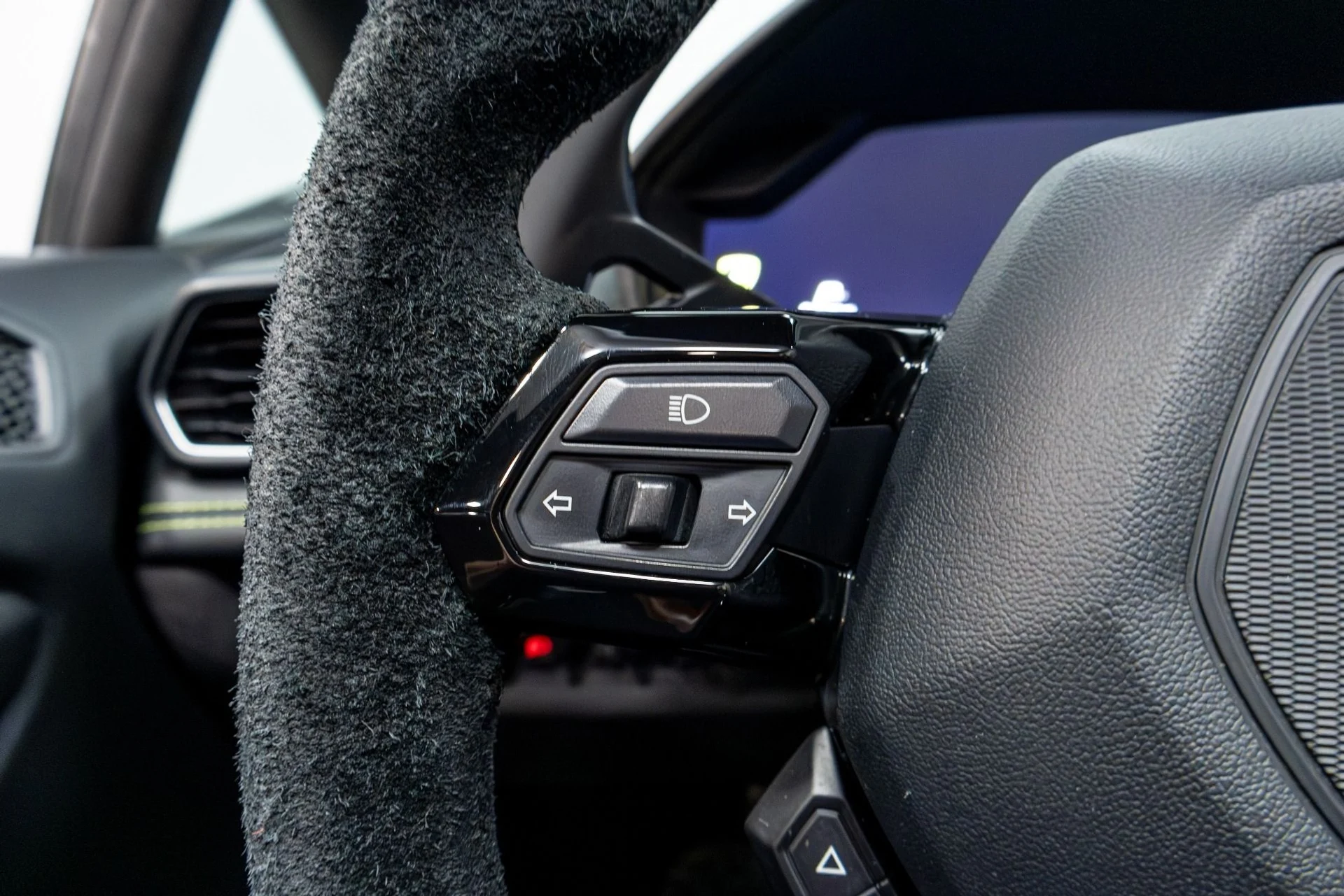 mph059_82327811_Used_2017_Lamborghini_Huracan_1775865662_7f6de12a85