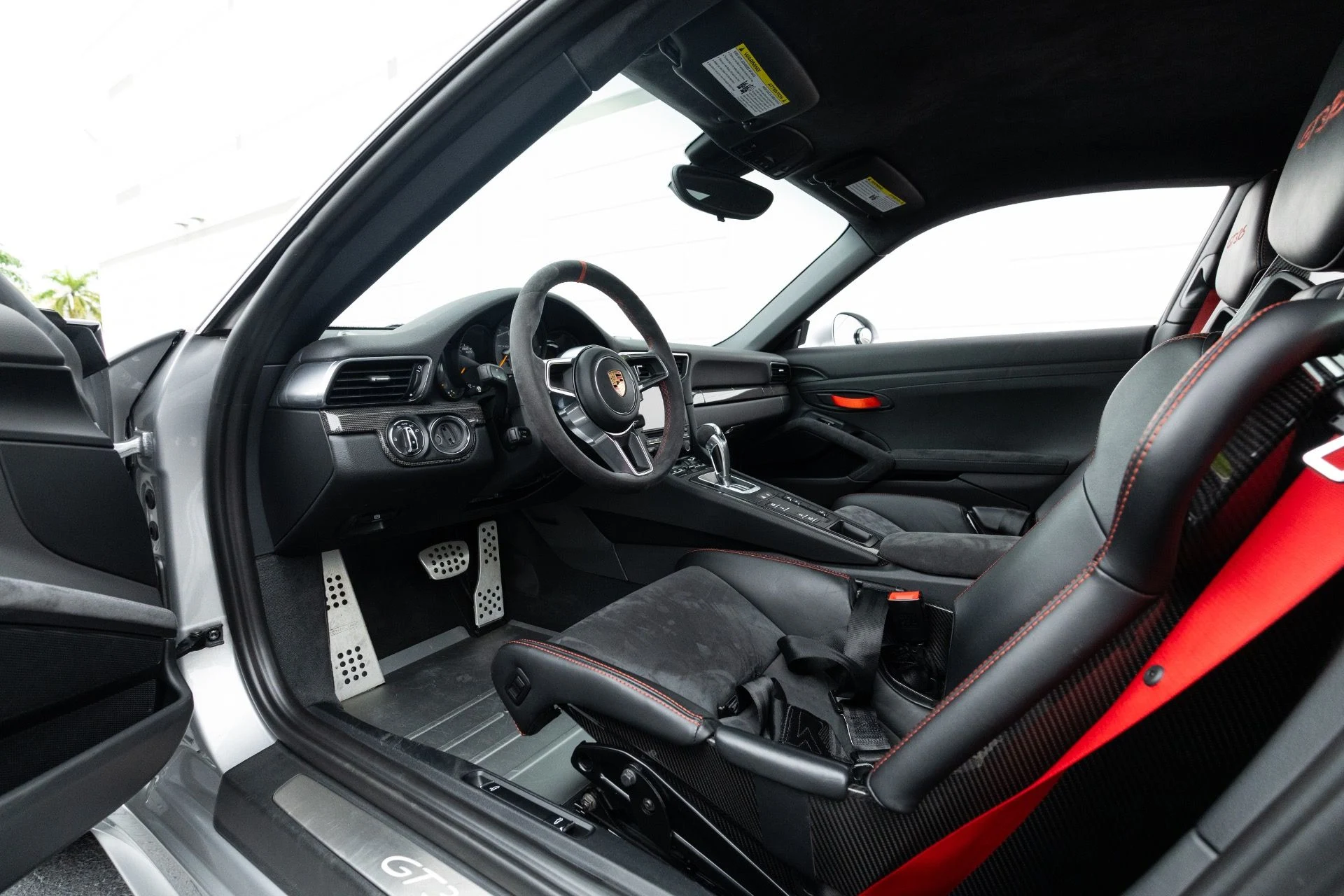 mph059_854412950_Used_2016_Porsche_911_GT_3_RS_1773808378_7927b7935a