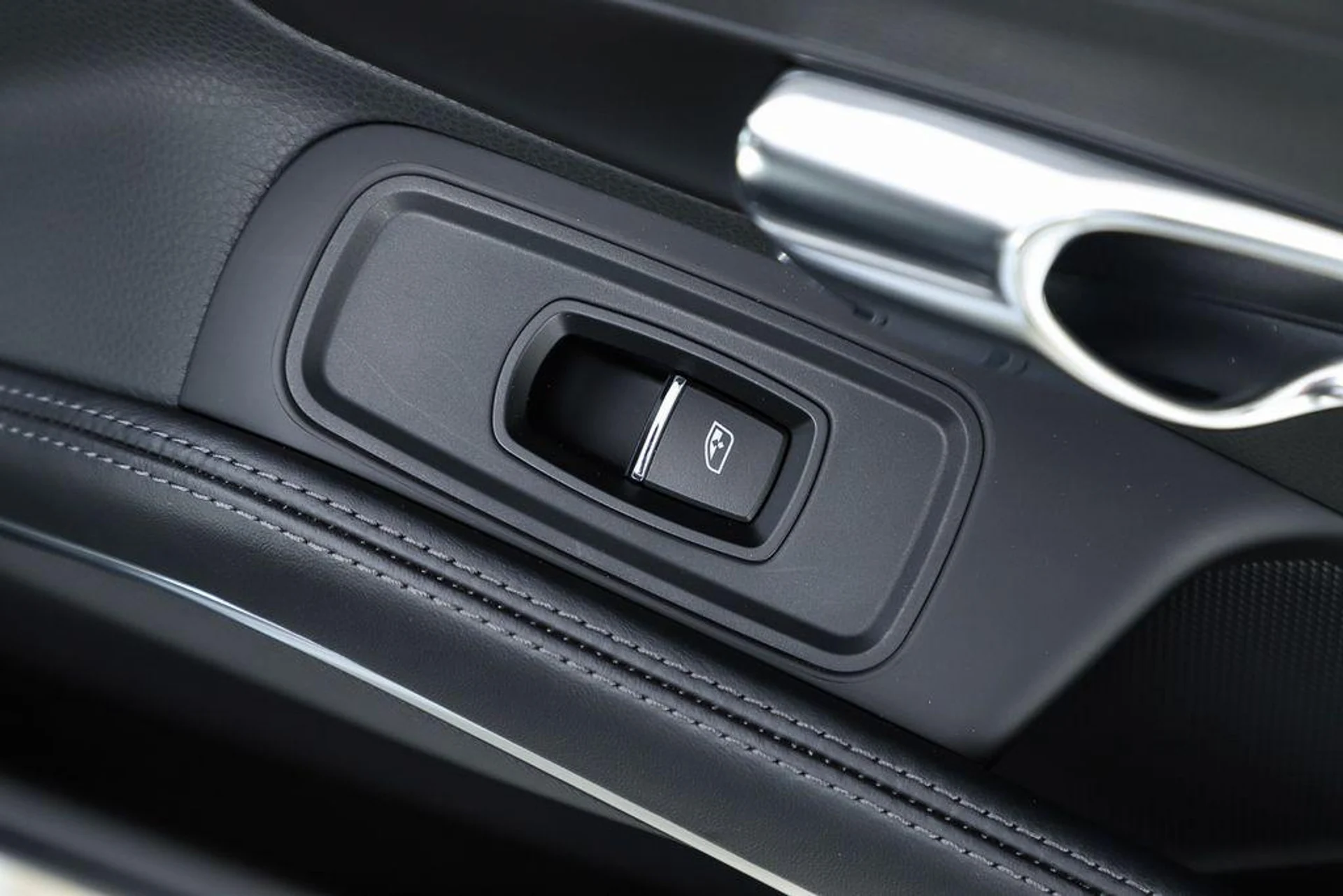 mph059_863364554_IX_9_B_QM_Hi_Th_B_Ynii_Du_Ii_F0_L1_W_I_9b31ccc0bc