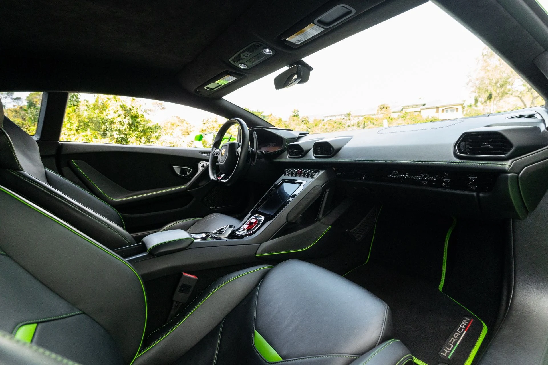 mph059_87413722_Used_2020_Lamborghini_Huracan_EVO_1770872075_1fecb5e604