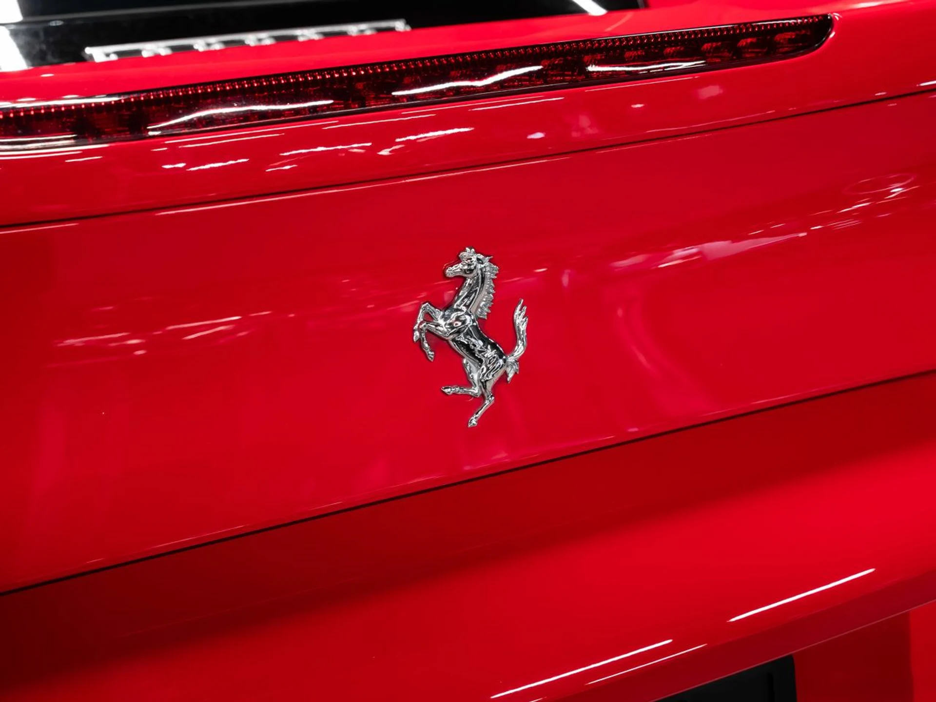 mph059_883265477_ferrari_488_gtb_2017_e2ef4feffb