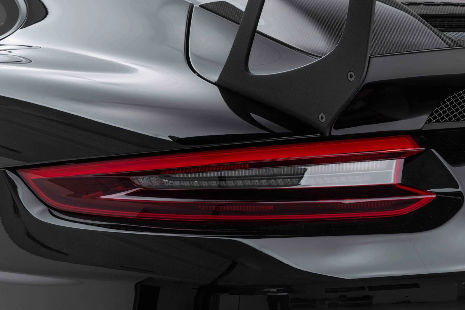 mph059_923604885_Used_2018_Porsche_911_GT_2_RS_1774025671_a0acc14479