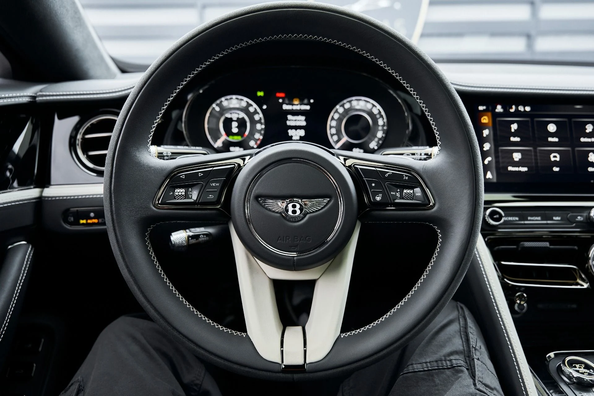 mph059_934366240_Used_2025_Bentley_Flying_Spur_Speed_1769137127_713653874d