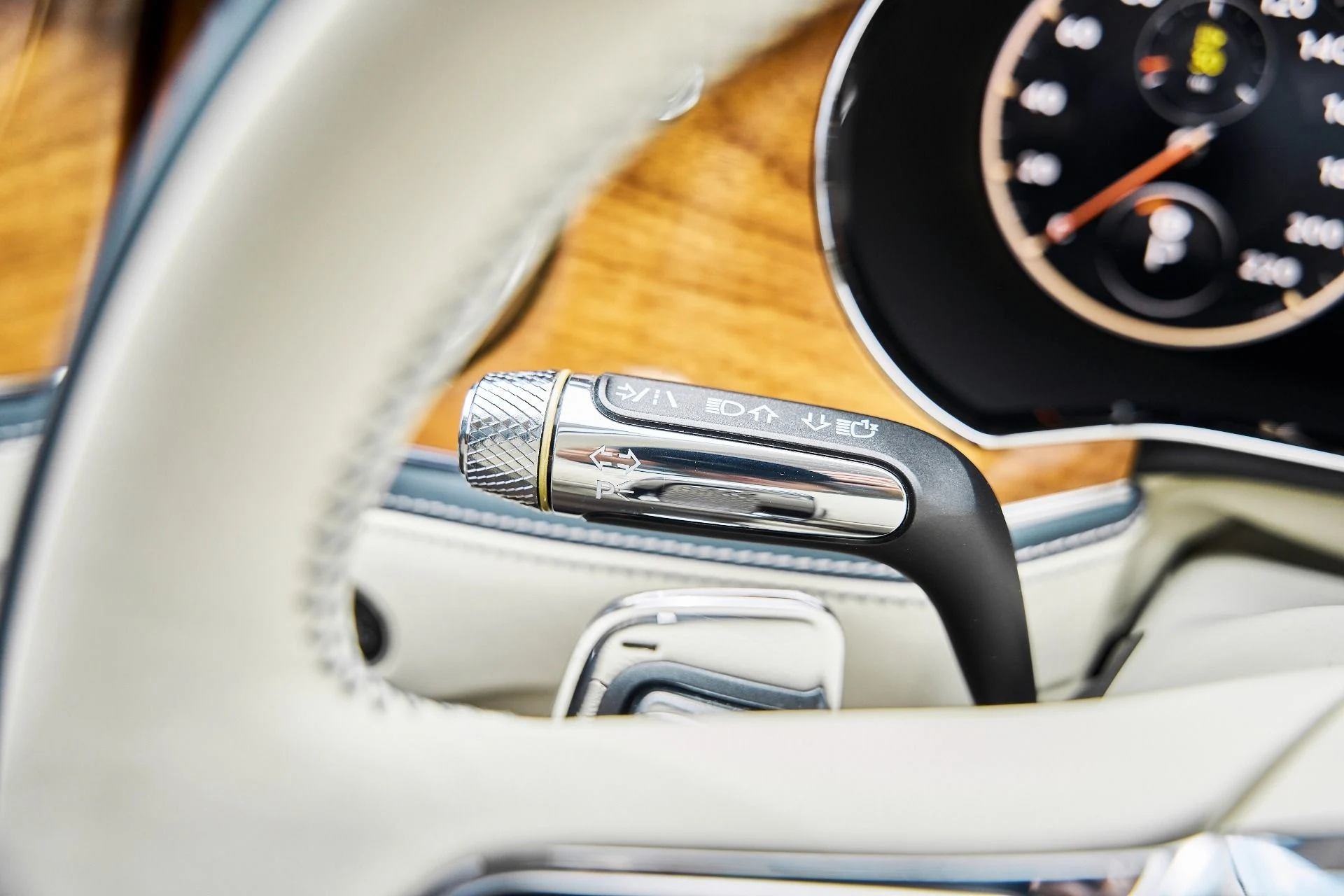 mph059_948059470_Used_2021_Bentley_Flying_Spur_V8_1779867090_17a9c83d5d