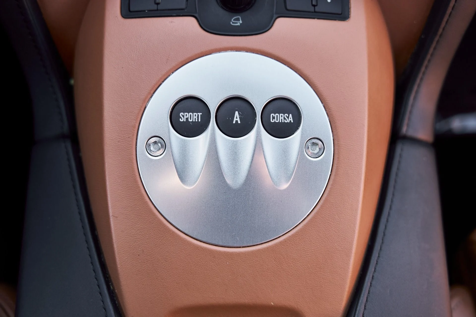 mph059_969628135_Used_2013_Lamborghini_Gallardo_LP_550_2_1769827067_0445e736ae