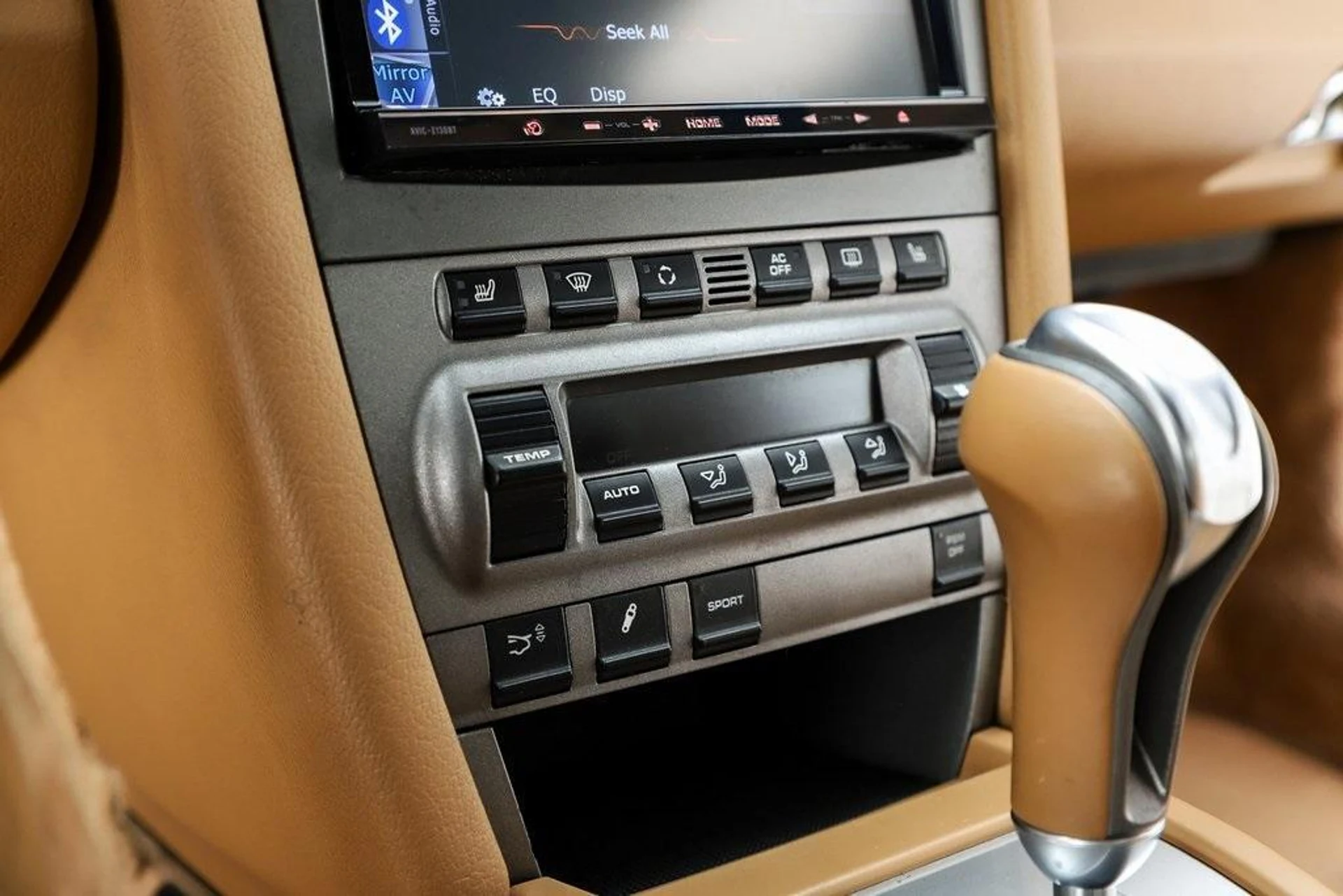 mph060_1070094934_UA_Gvutp_Xx0_Jl_QGWO_03_V_Xli7_SL_Fo_d85e11ce7c