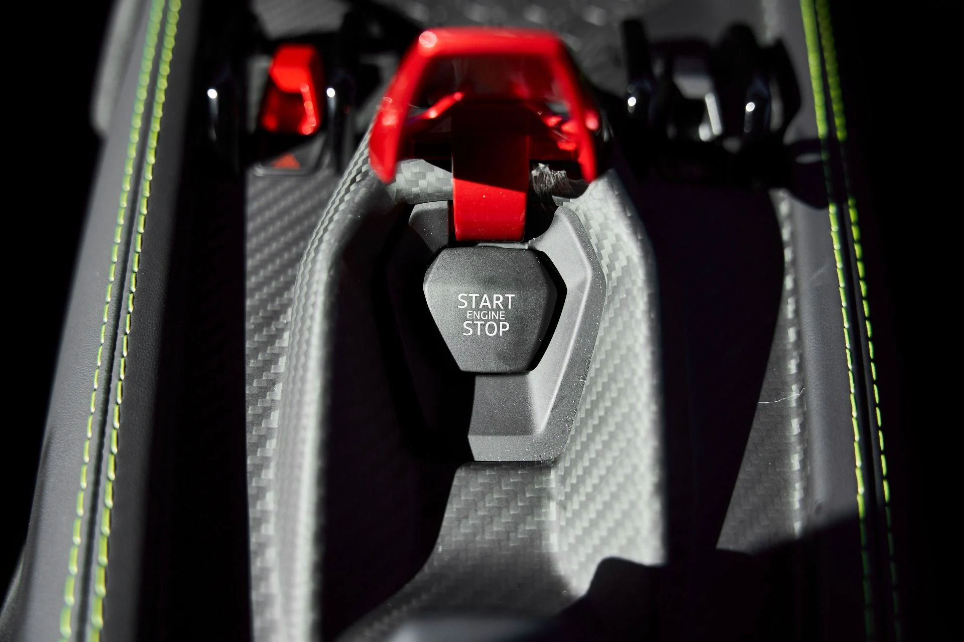 mph060_1070311044_Used_2025_Lamborghini_Revuelto_Base_1769824562_cbb4656ea9