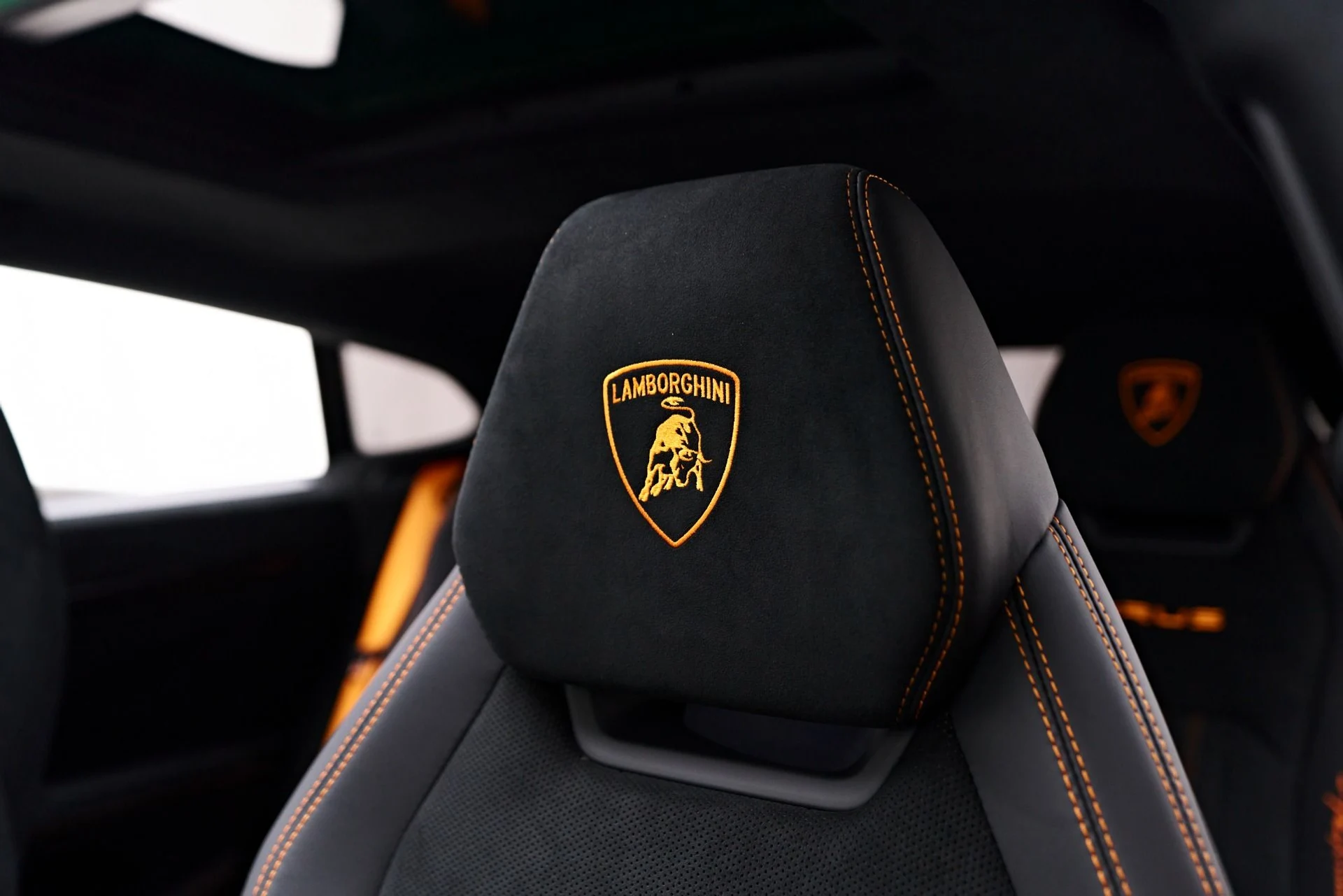 mph060_1102970086_Used_2023_Lamborghini_Urus_Performante_1758074145_1092d9e2d6