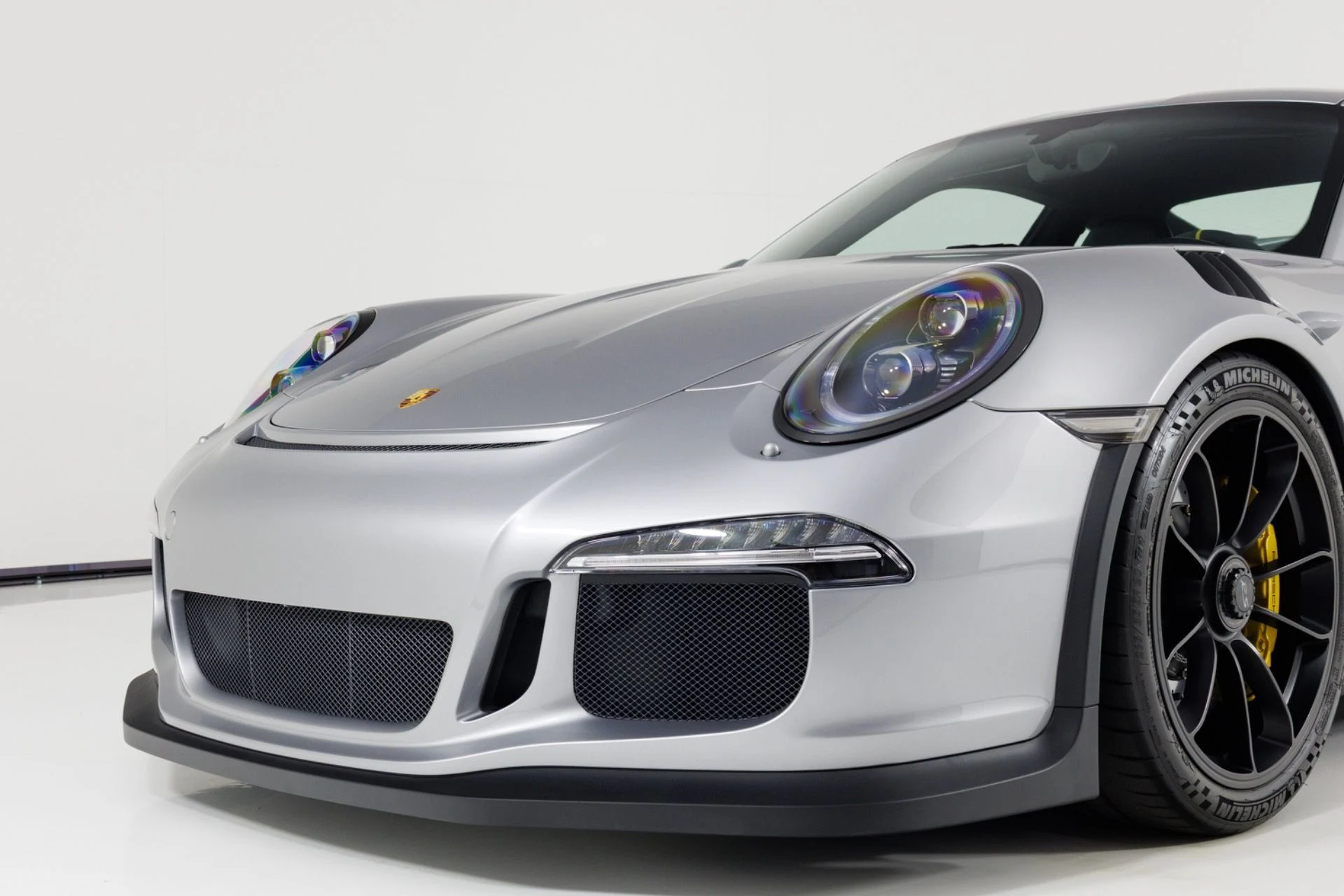 mph060_1130555647_Used_2016_Porsche_911_GT_3_RS_1782496727_258893bd3b