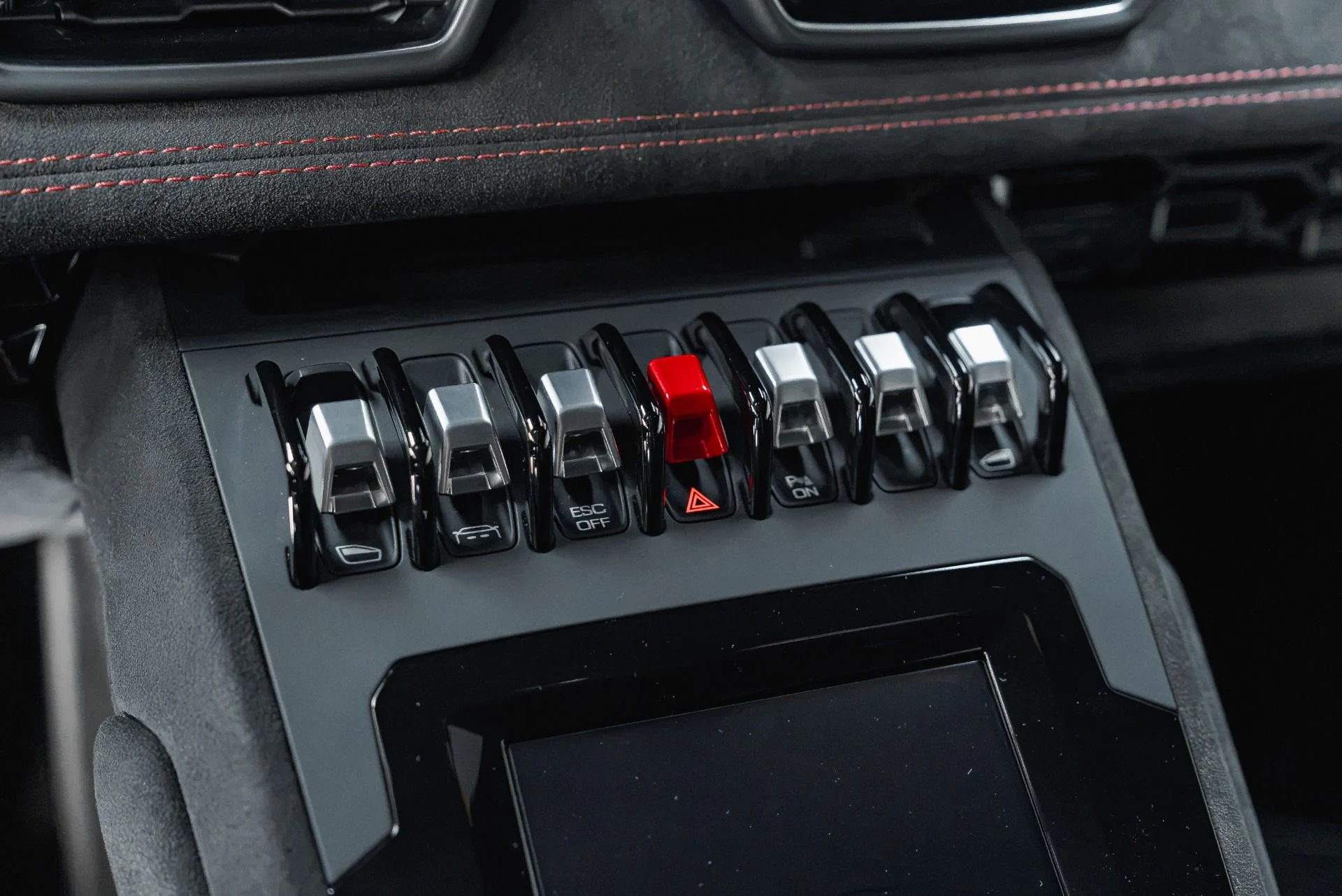 mph060_1163763070_Used_2024_Lamborghini_Huracan_Sterrato_1792021028_d43a283097