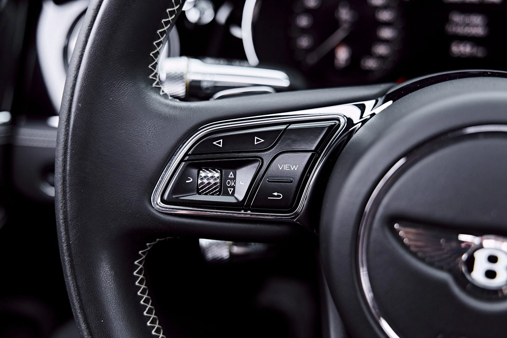 mph060_1207167538_Used_2023_Bentley_Flying_Spur_S_1784247322_f76ea0c04f