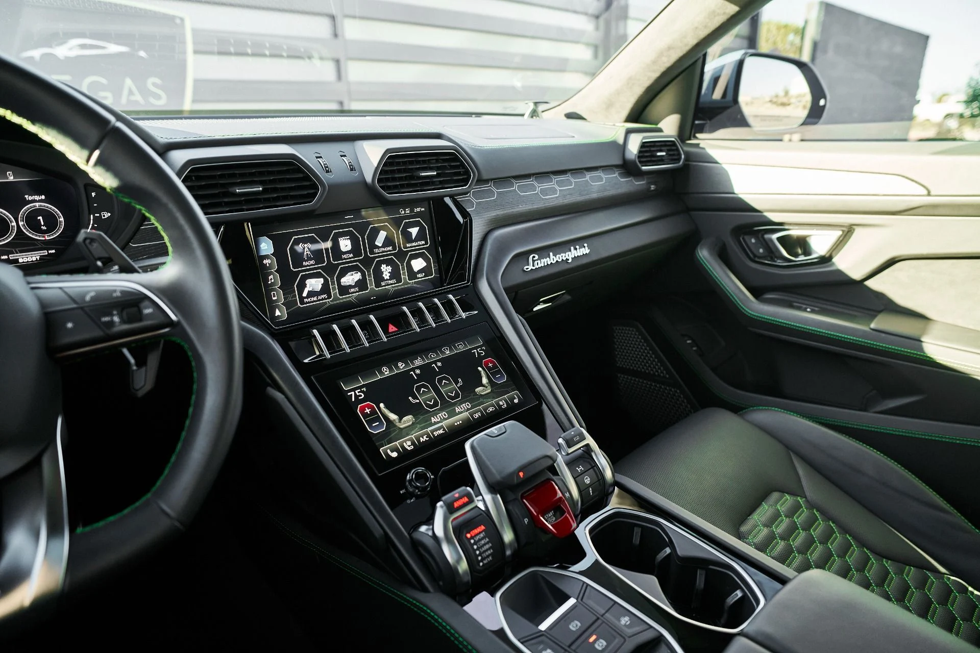 mph060_1221083878_Used_2021_Lamborghini_Urus_1765854559_ff1c858fca