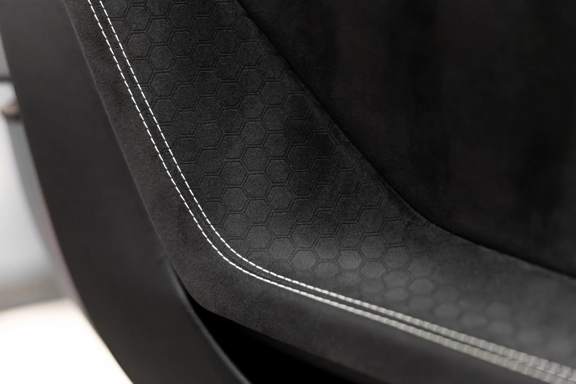 mph060_1247257204_Used_2017_Lamborghini_Huracan_1765410503_f198485a92