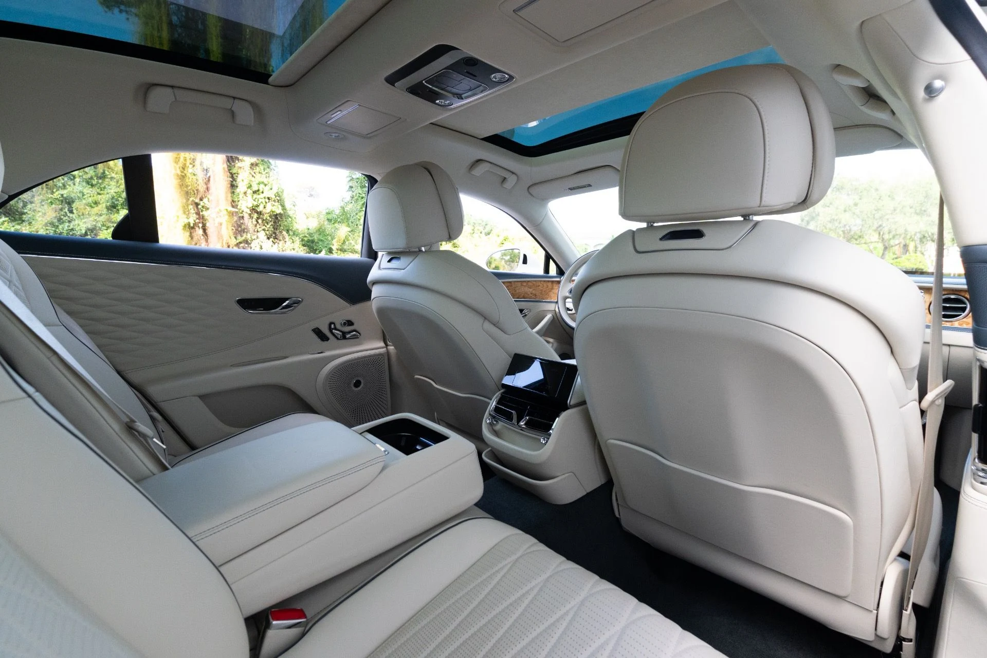 mph060_1306615904_Used_2021_Bentley_Flying_Spur_W12_1764865094_d7e92b82f5