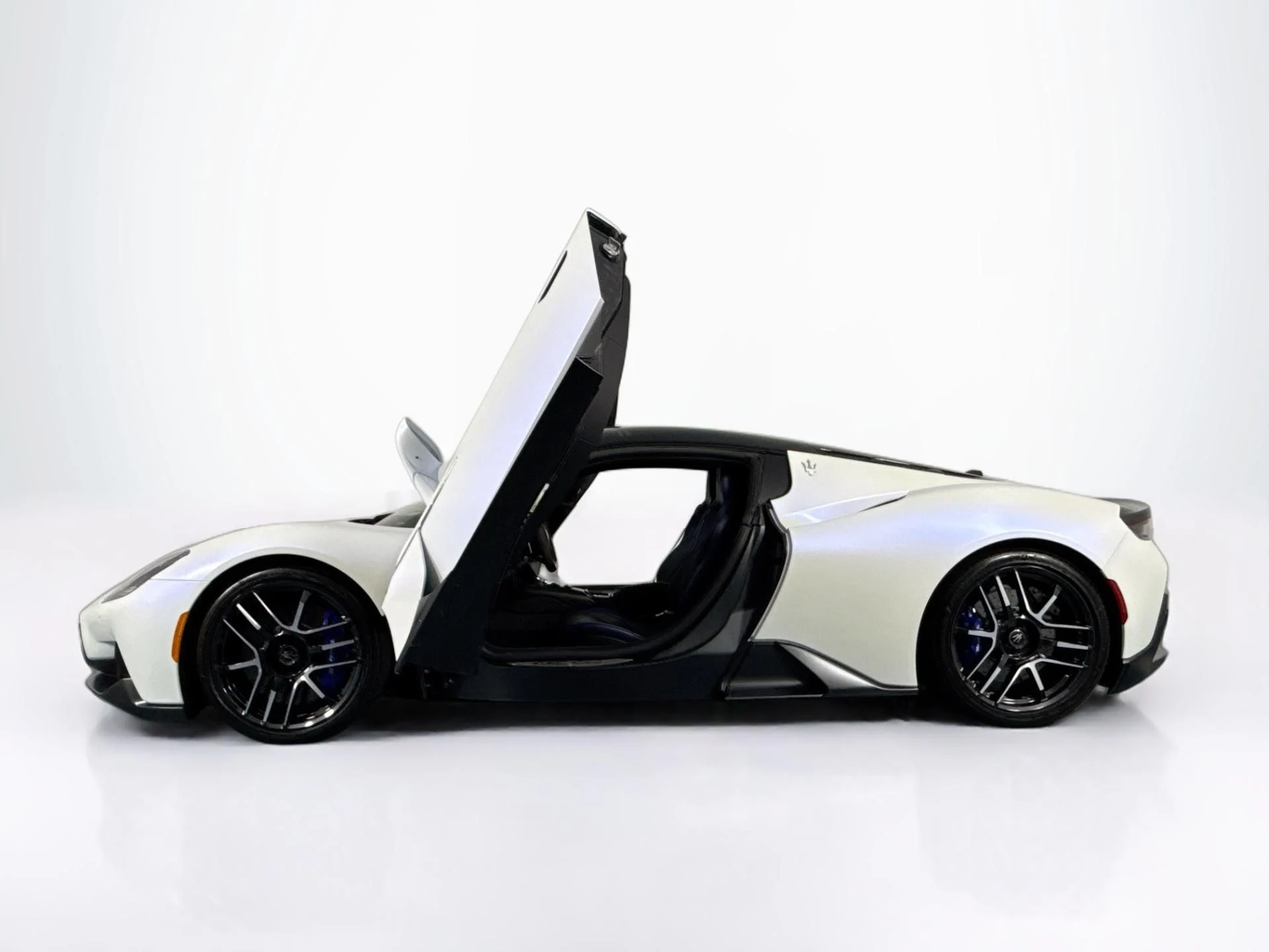 mph060_1316821780_Used_2023_Maserati_MC_20_1784665855_8e01b45078