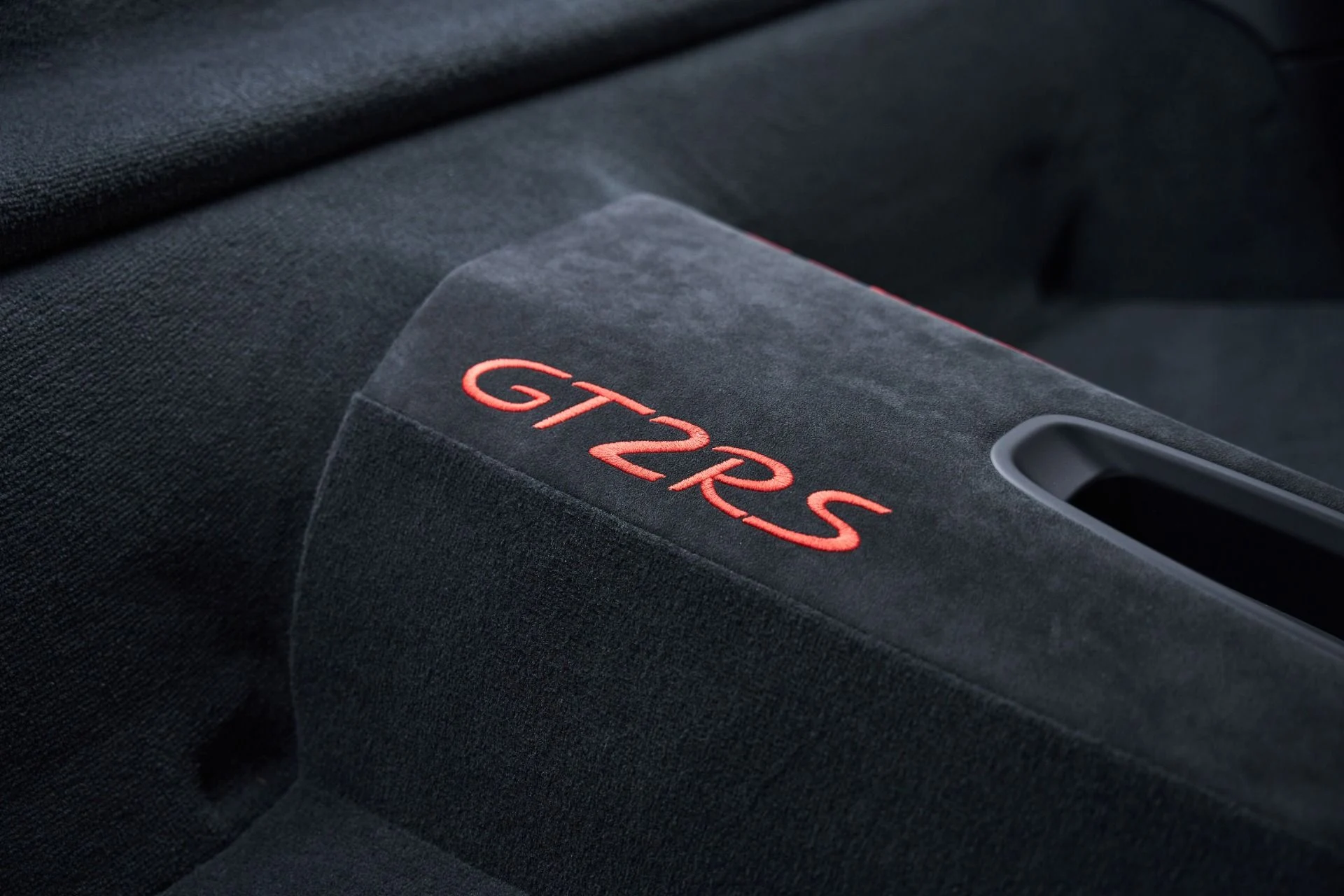 mph060_1348970477_Used_2018_Porsche_911_GT_2_RS_1792687233_d795a1940c