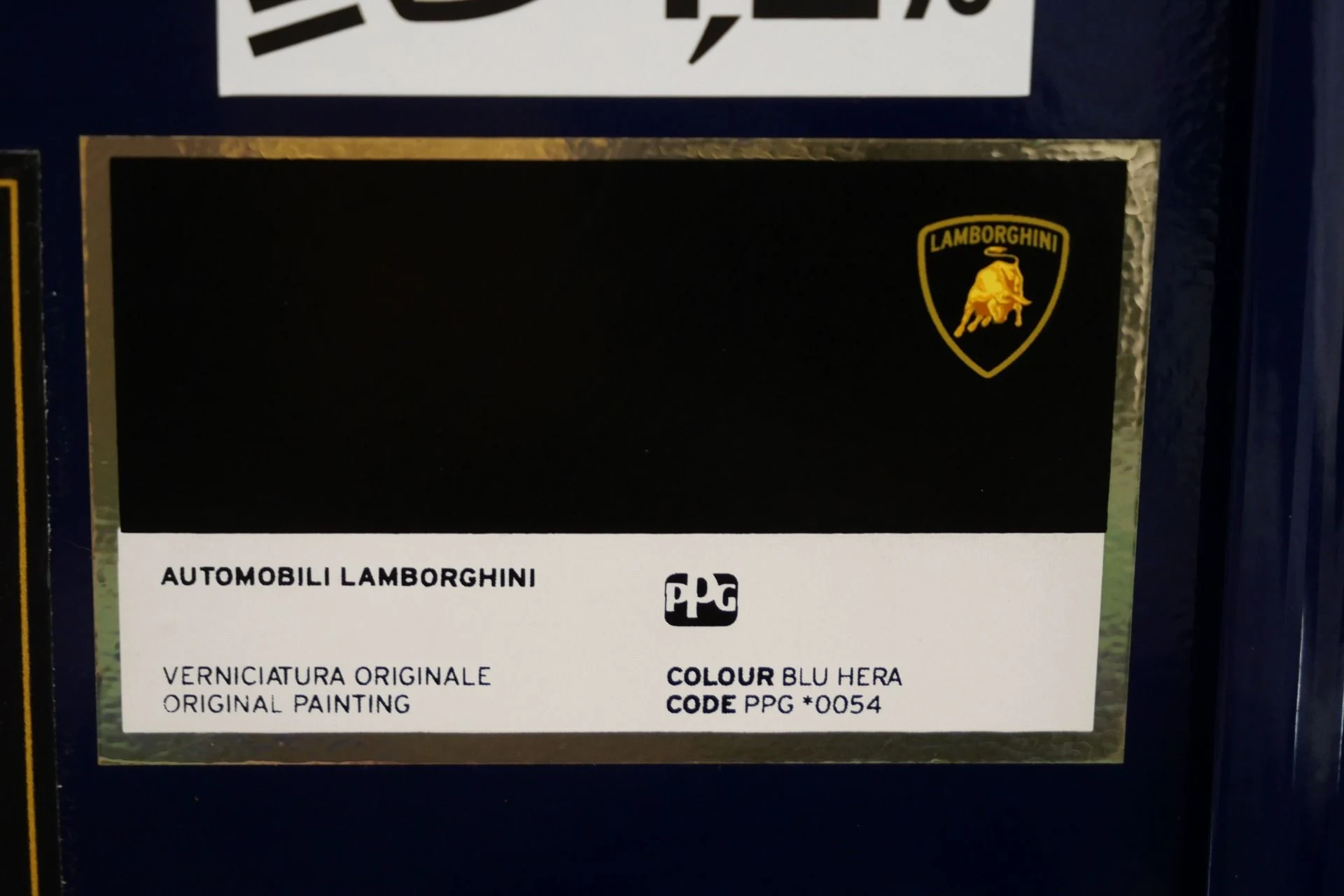 mph060_1364321285_Used_2014_Lamborghini_Aventador_LP_700_4_Beautiful_Color_Combination_Transparent_Engine_Bonnet_1774983686_2e3c471f1d