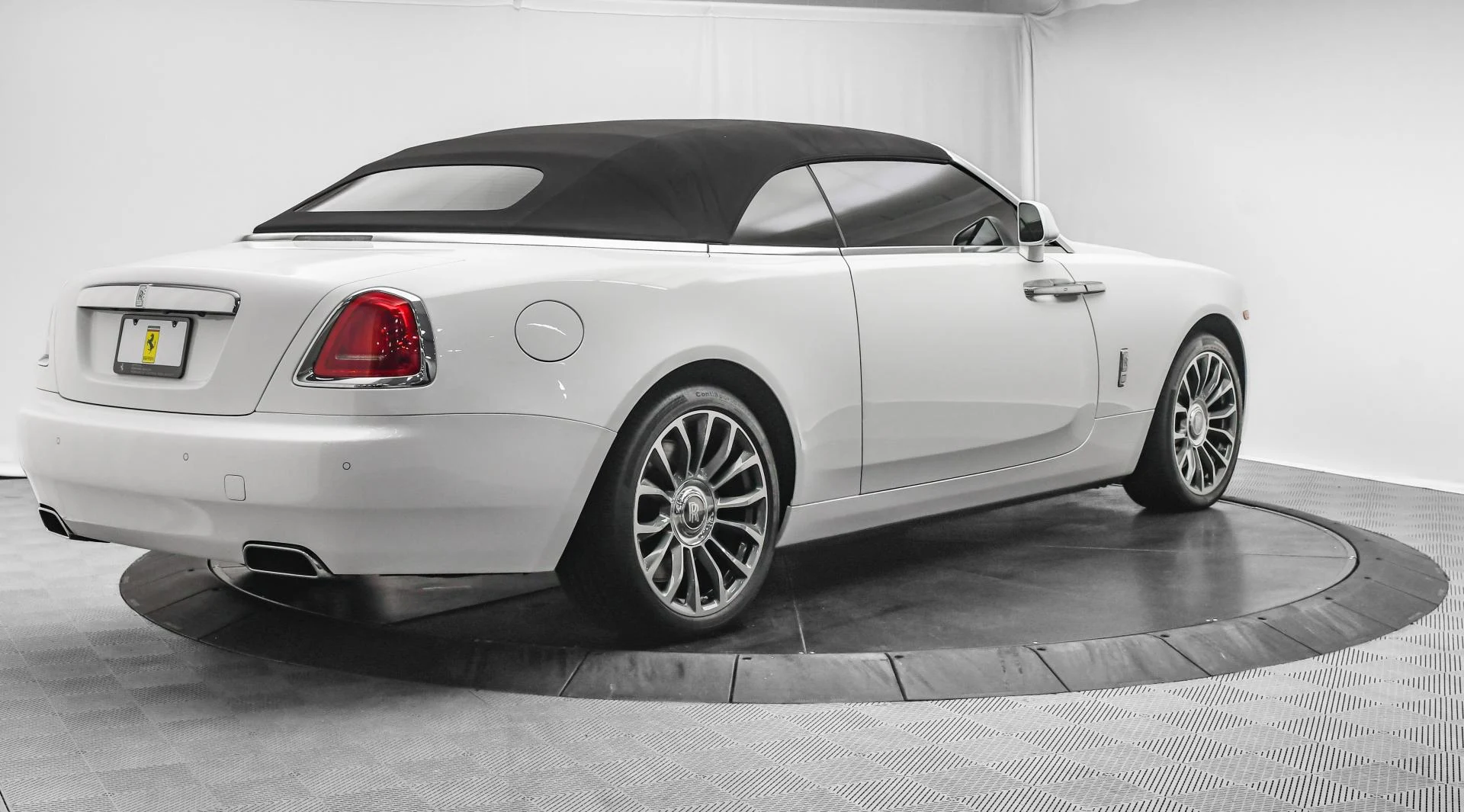 mph060_1514781442_Used_2021_Rolls_Royce_Dawn_1755677174_4e163e8872