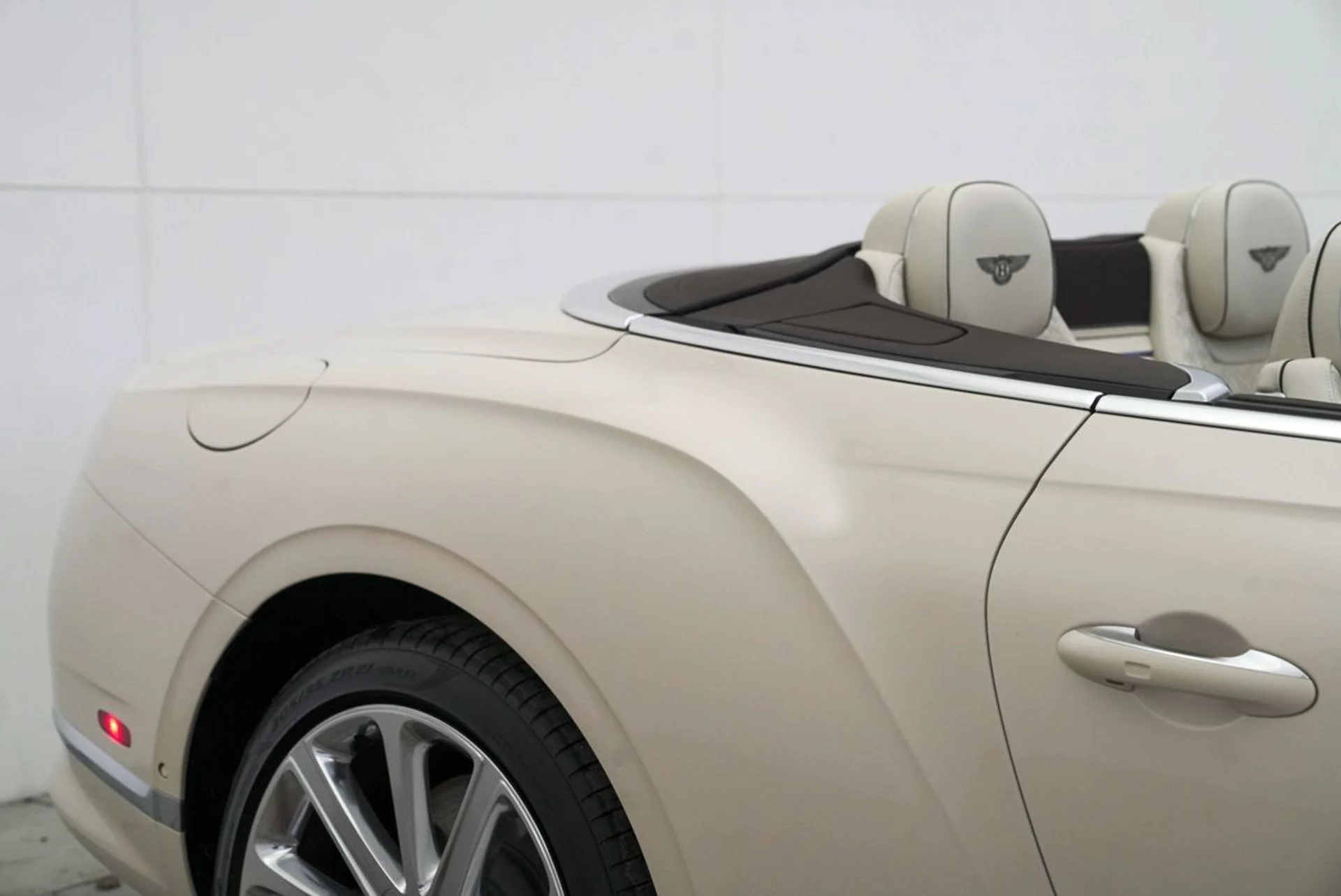 mph060_1525972311_z7b8sidvuagt5nh6g8r211zin2vs_7b7f7e3ede