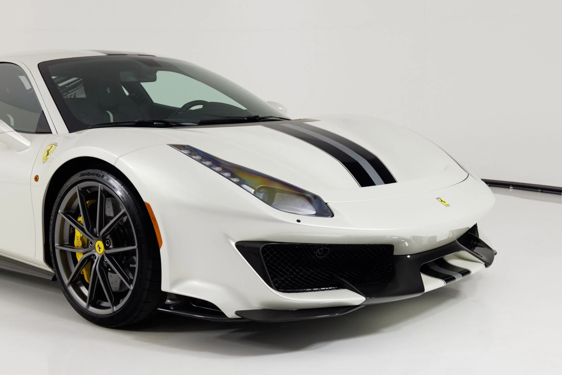 mph060_1528228104_Used_2020_Ferrari_488_Pista_1791475678_3ee8d69351