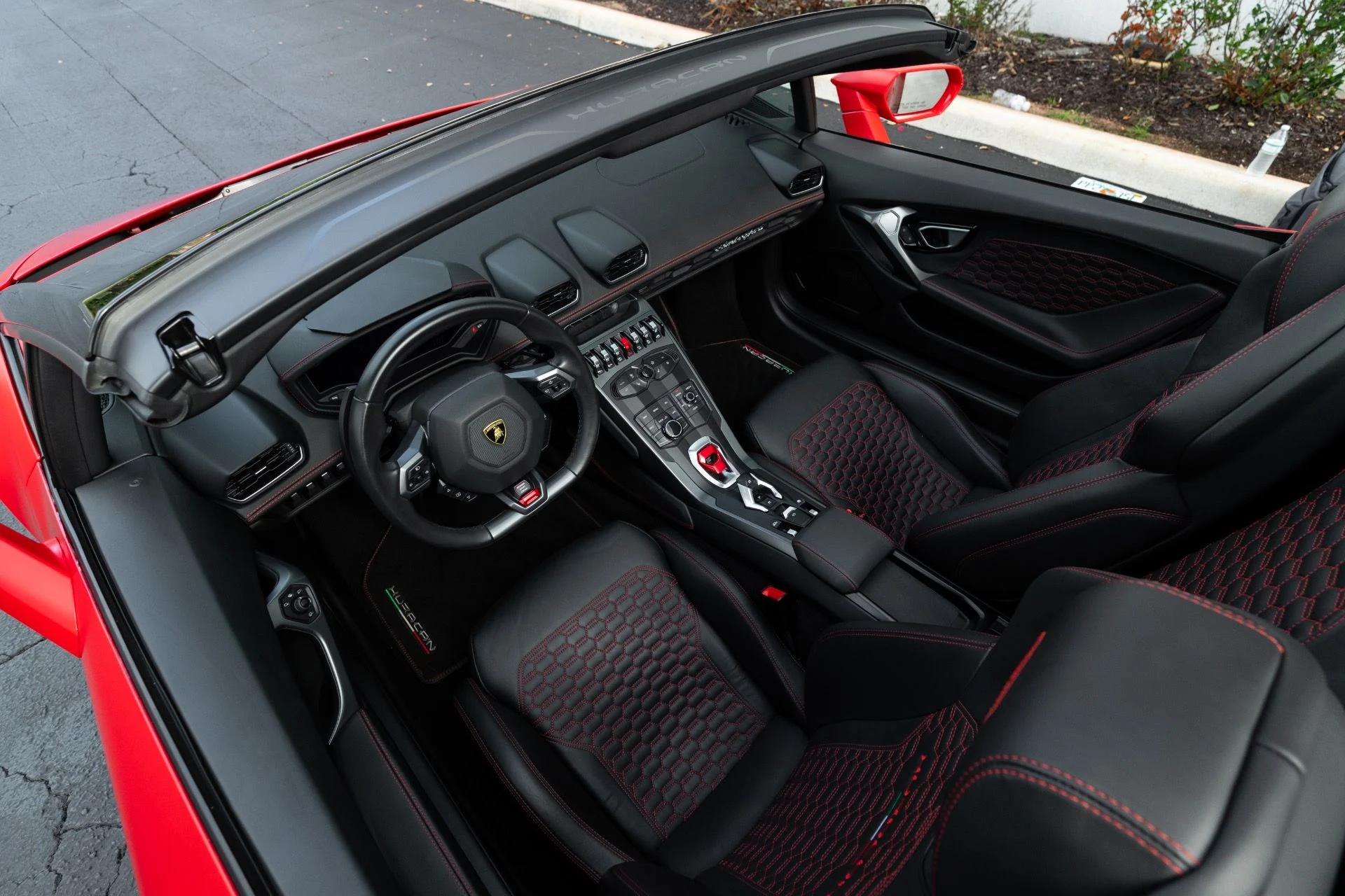 mph060_1537757892_Used_2018_Lamborghini_Huracan_LP_580_2_Spyder_1766443768_65ea7d98e5