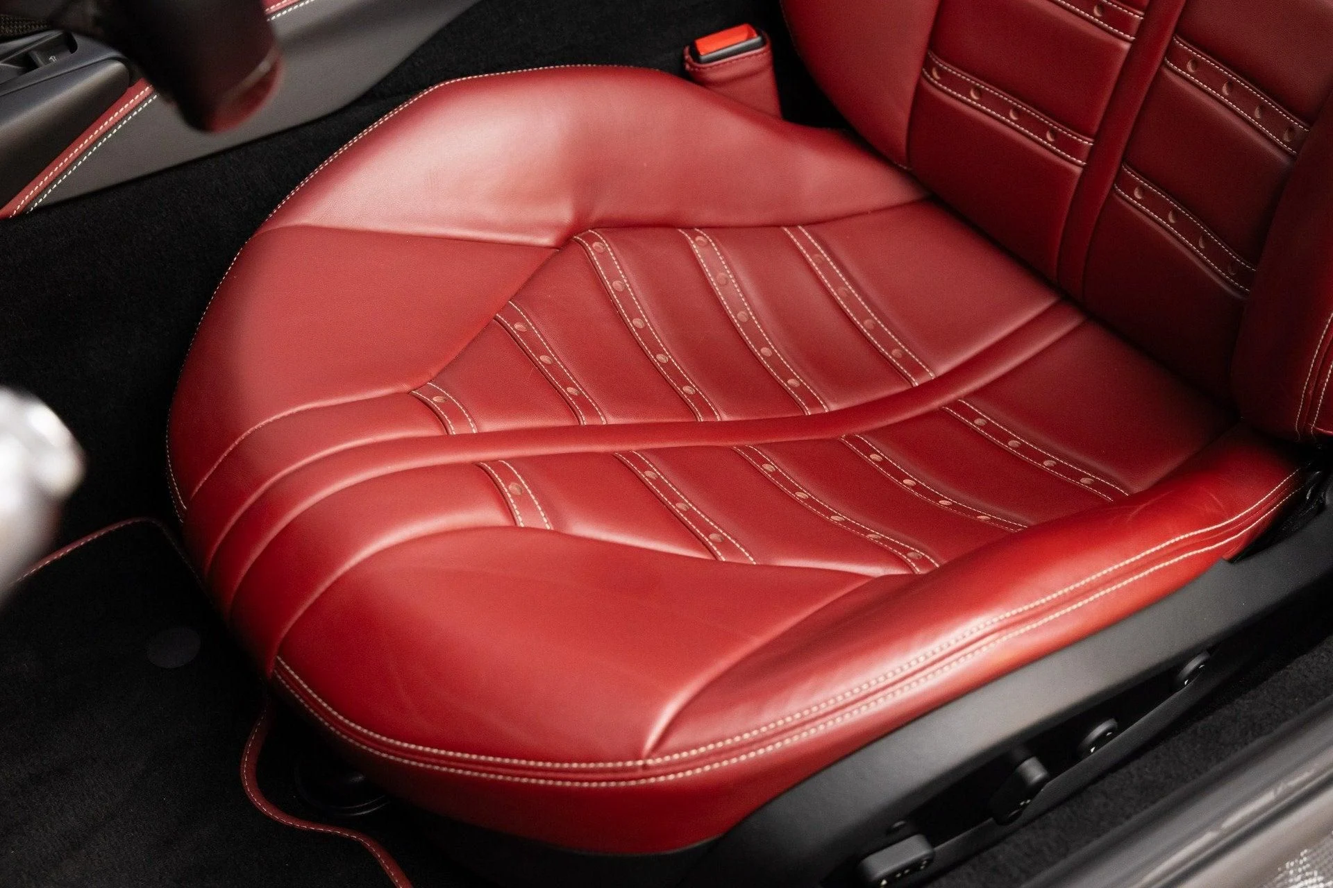 mph060_1555072152_Used_2021_Ferrari_812_GTS_1783777414_5a35735cc3