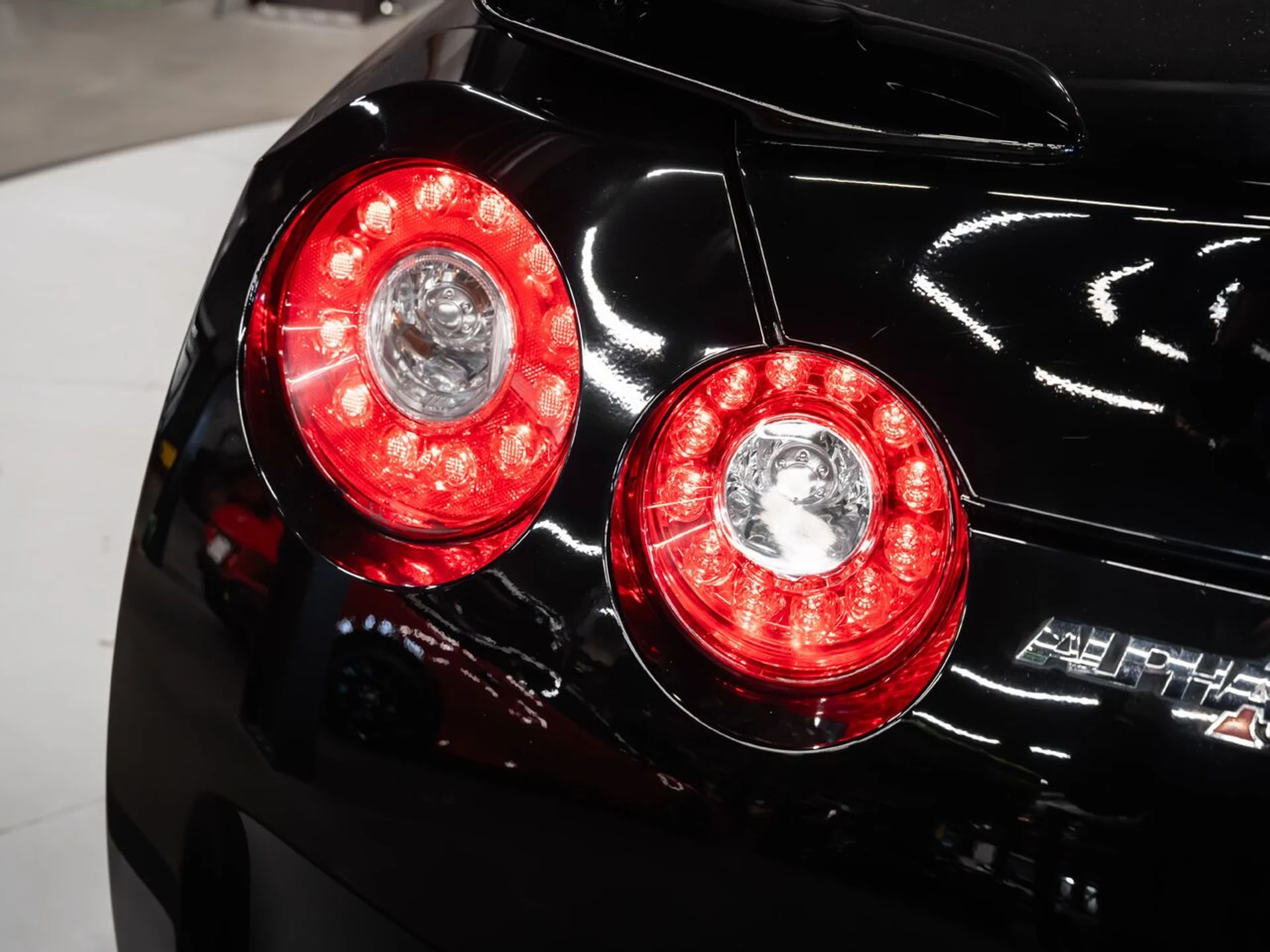 mph060_1555838130_nissan_gt_r_2009_6647aaca53