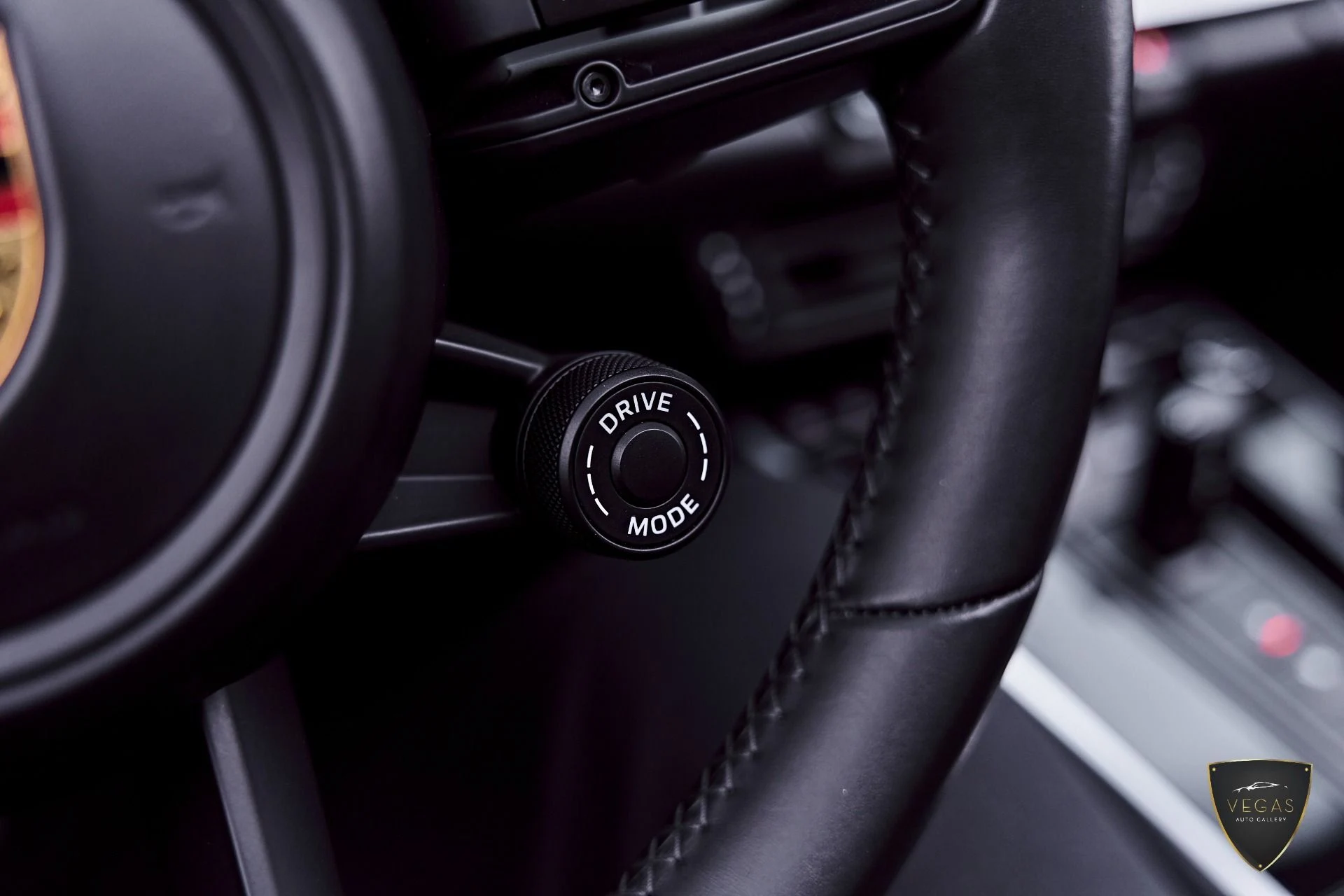 mph060_160123549_Used_2022_Porsche_911_Turbo_S_1782757607_02425e02b6