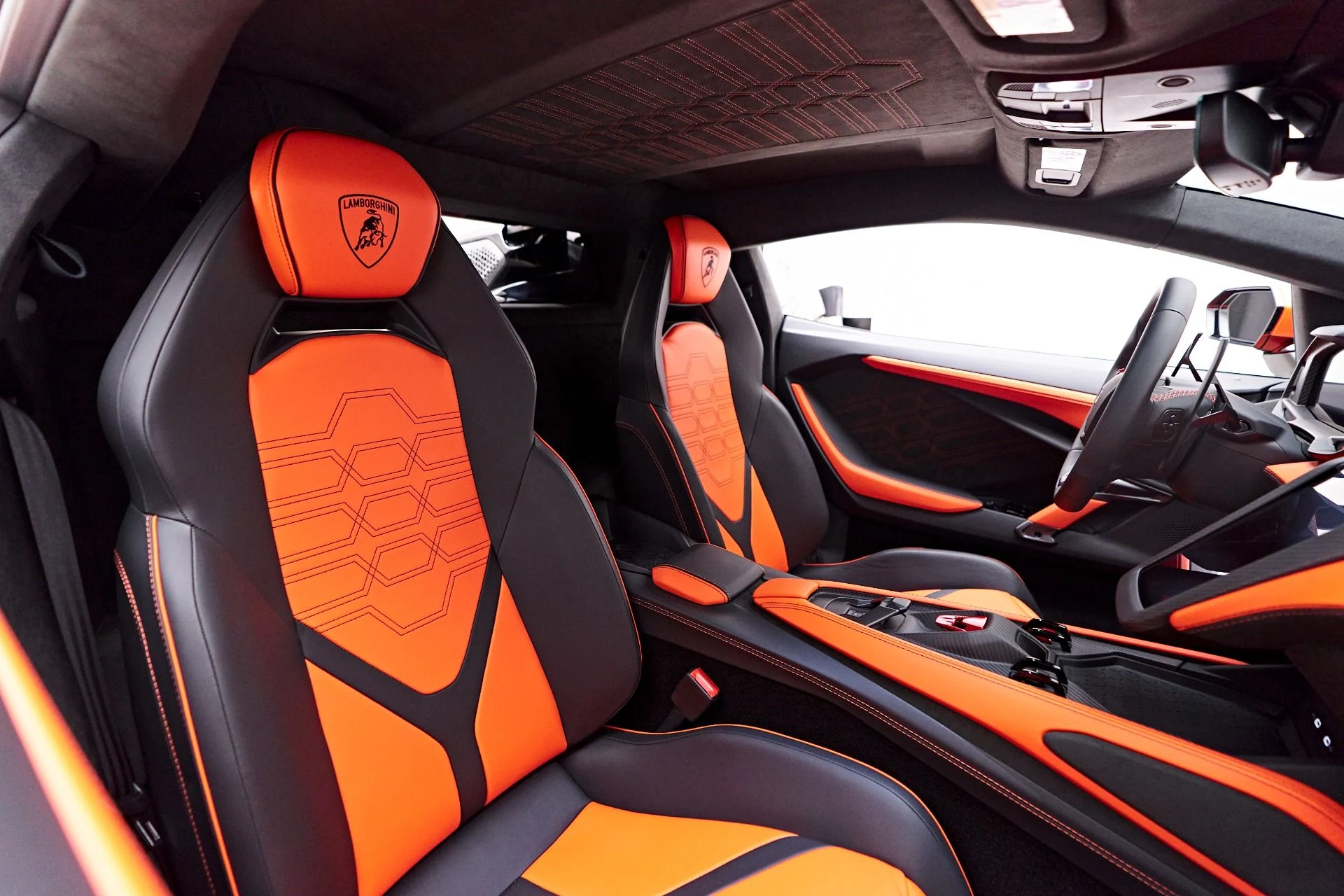 mph060_1651853979_Used_2024_Lamborghini_Revuelto_Base_1755224841_1681b44761