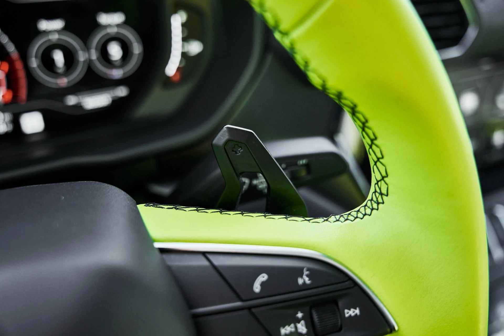 mph060_1668431426_Used_2022_Lamborghini_Urus_1774548672_820bf67e19