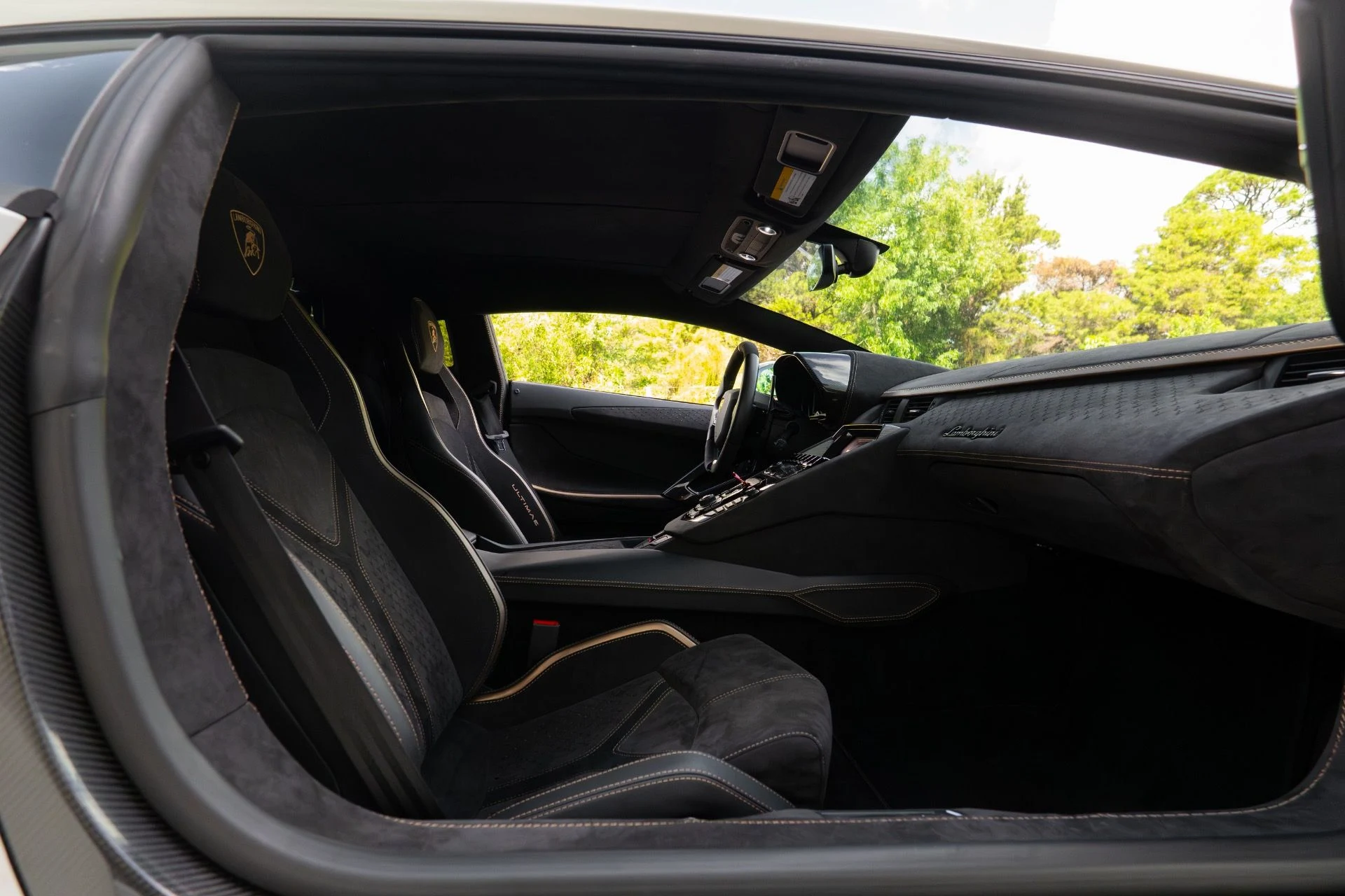 mph060_1679441336_Used_2022_Lamborghini_Aventador_LP_780_4_Ultimae_1758834809_7f5112e6e8