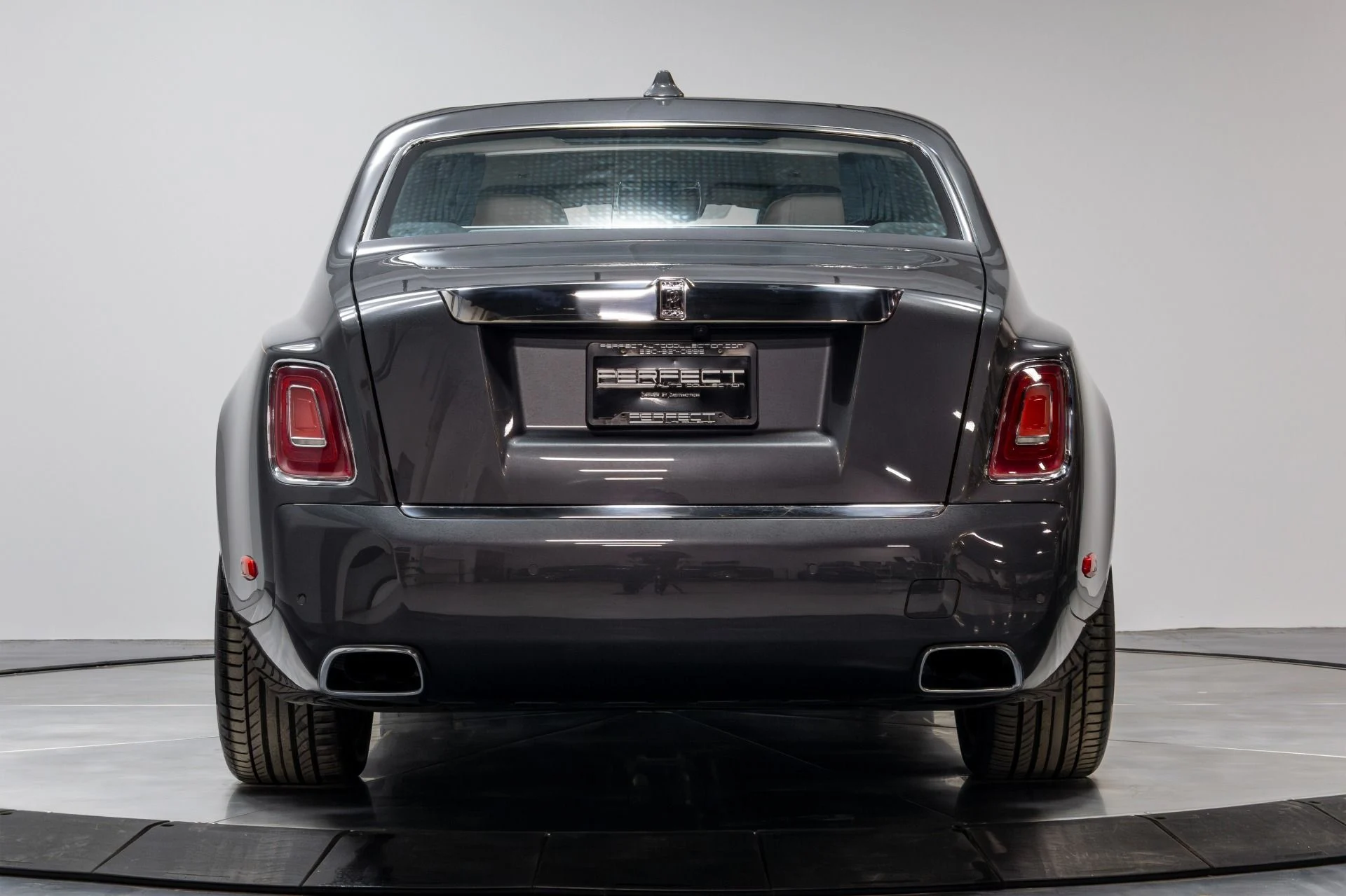 mph060_1690973536_Used_2019_Rolls_Royce_Phantom_1770350910_d51a6e6b3b