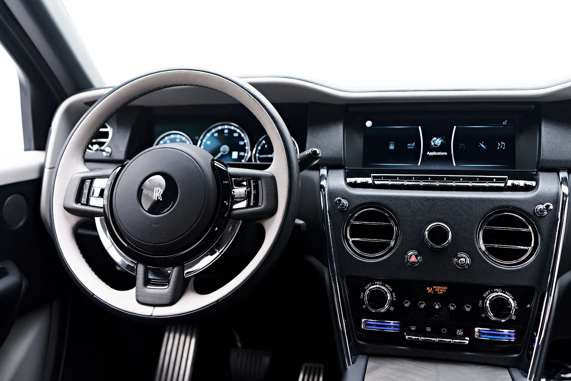 mph060_170549198_Used_2023_Rolls_Royce_Cullinan_Base_1756252121_1611ea9c5d