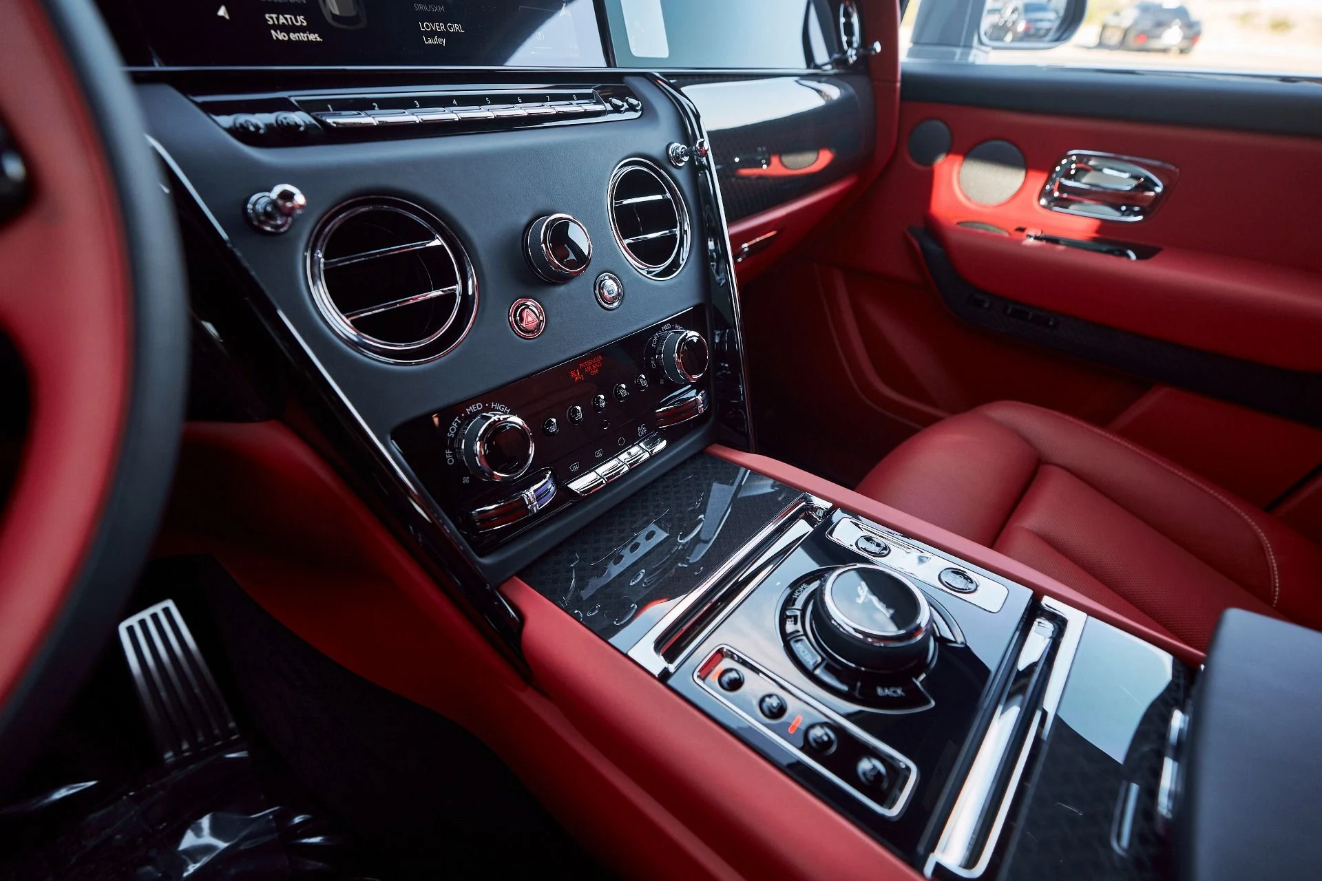 mph060_1730145620_Used_2025_Rolls_Royce_Cullinan_1775588165_395cd805b4