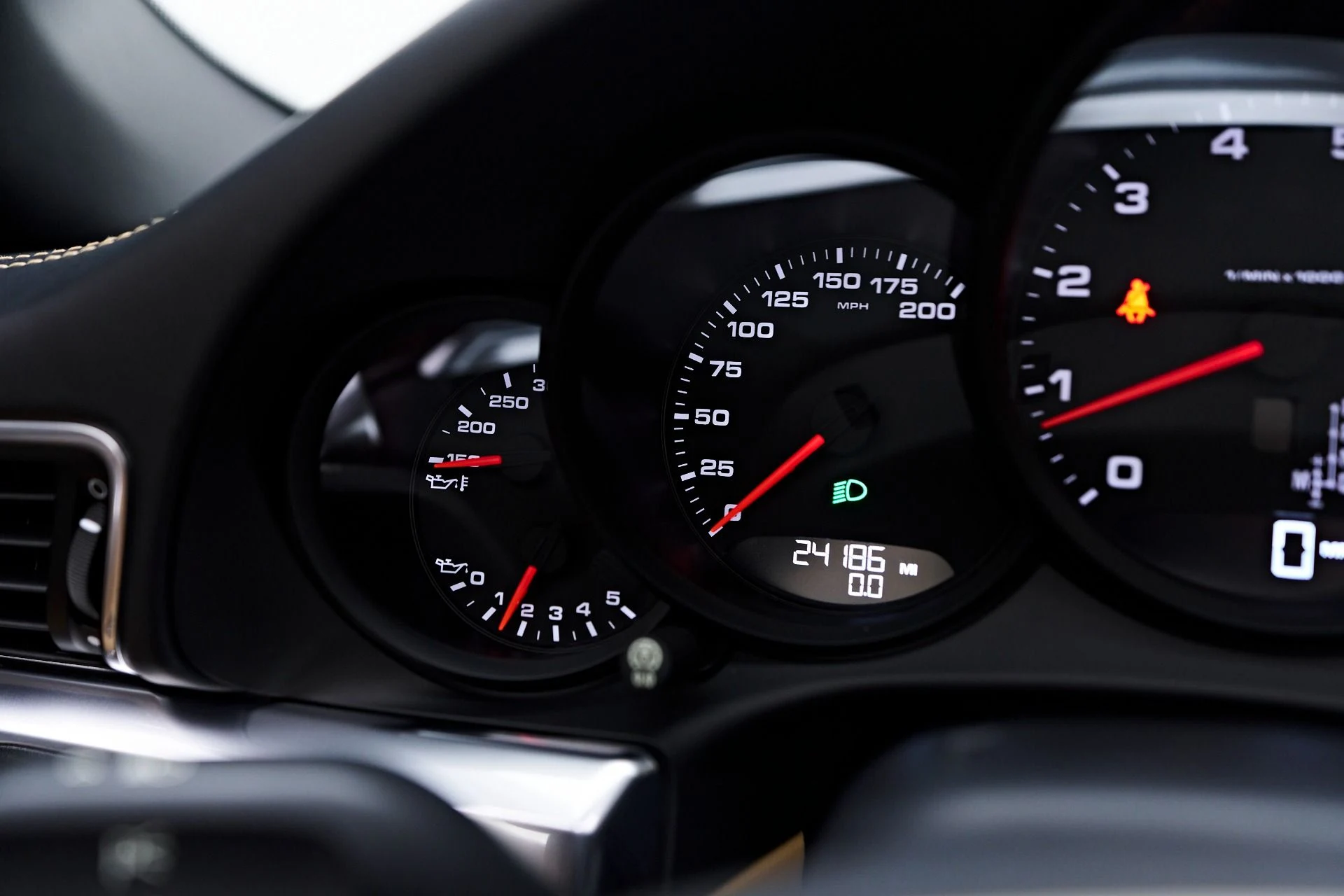 mph060_1766945718_Used_2015_Porsche_911_Carrera_1752707667_f5544e0bc4