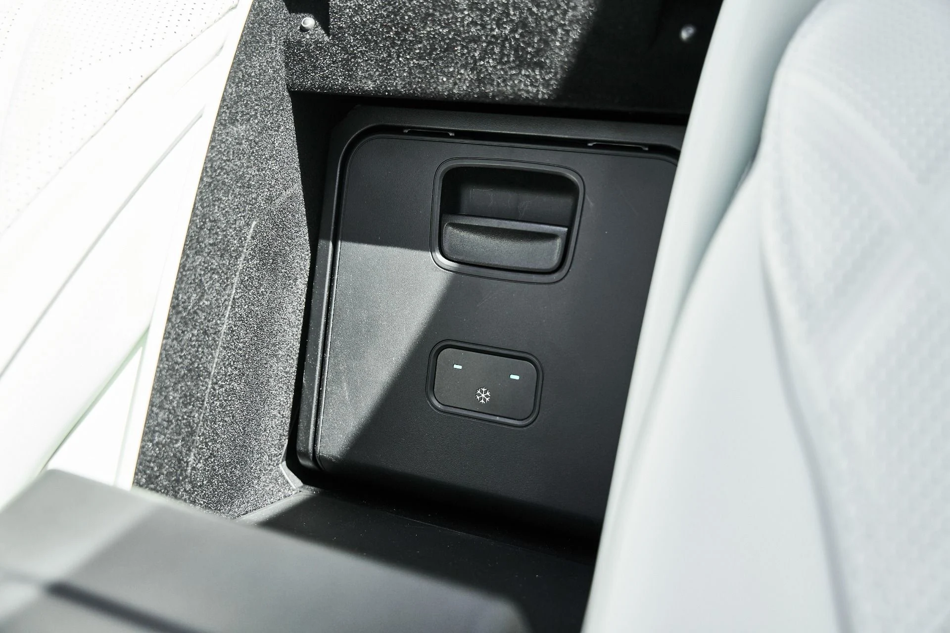 mph060_1776251917_Used_2024_Mercedes_Benz_EQS_Maybach_EQS_680_1774575246_e5c0eab106