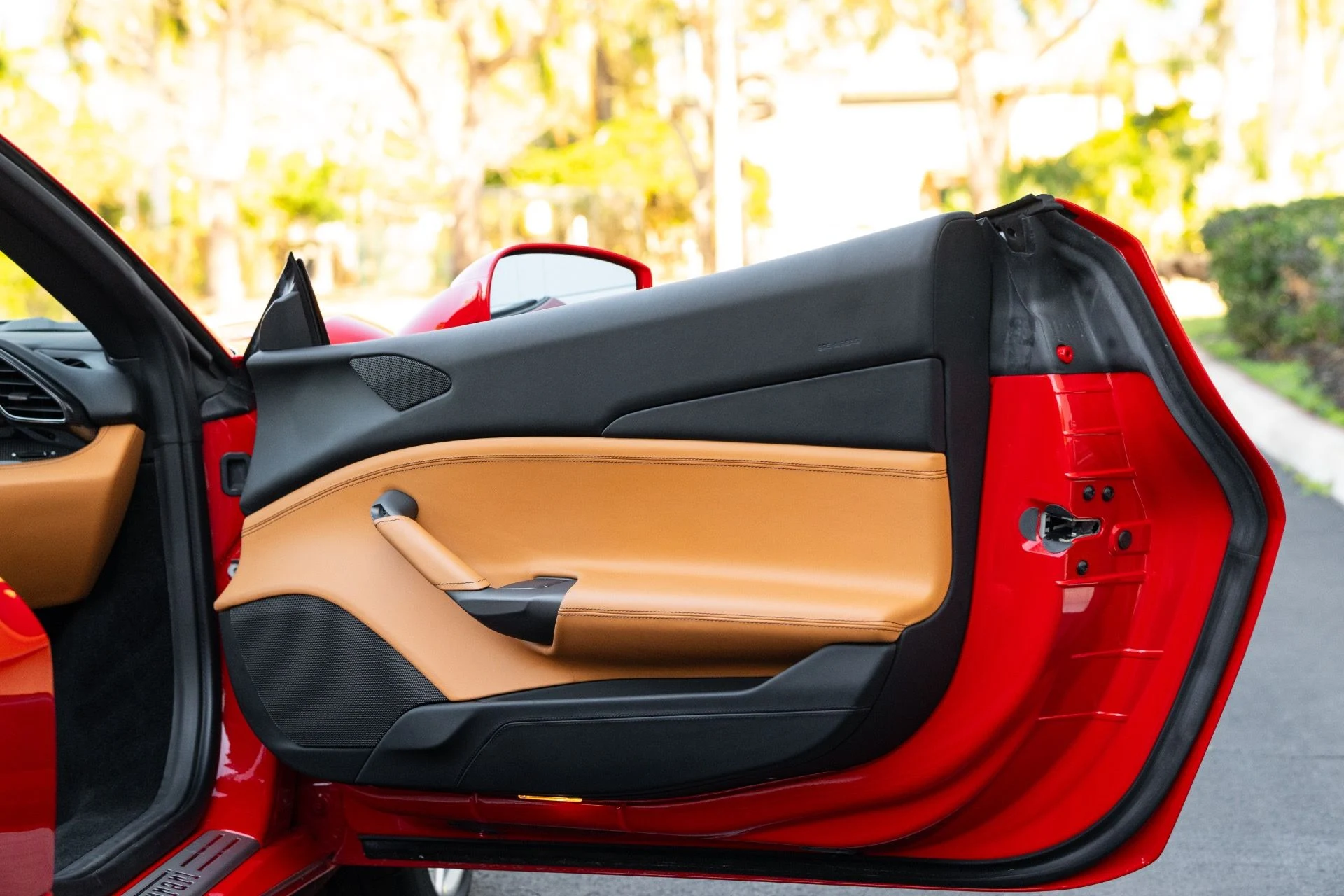 mph060_1819822834_Used_2017_Ferrari_488_Spider_1771886978_bb4146a474