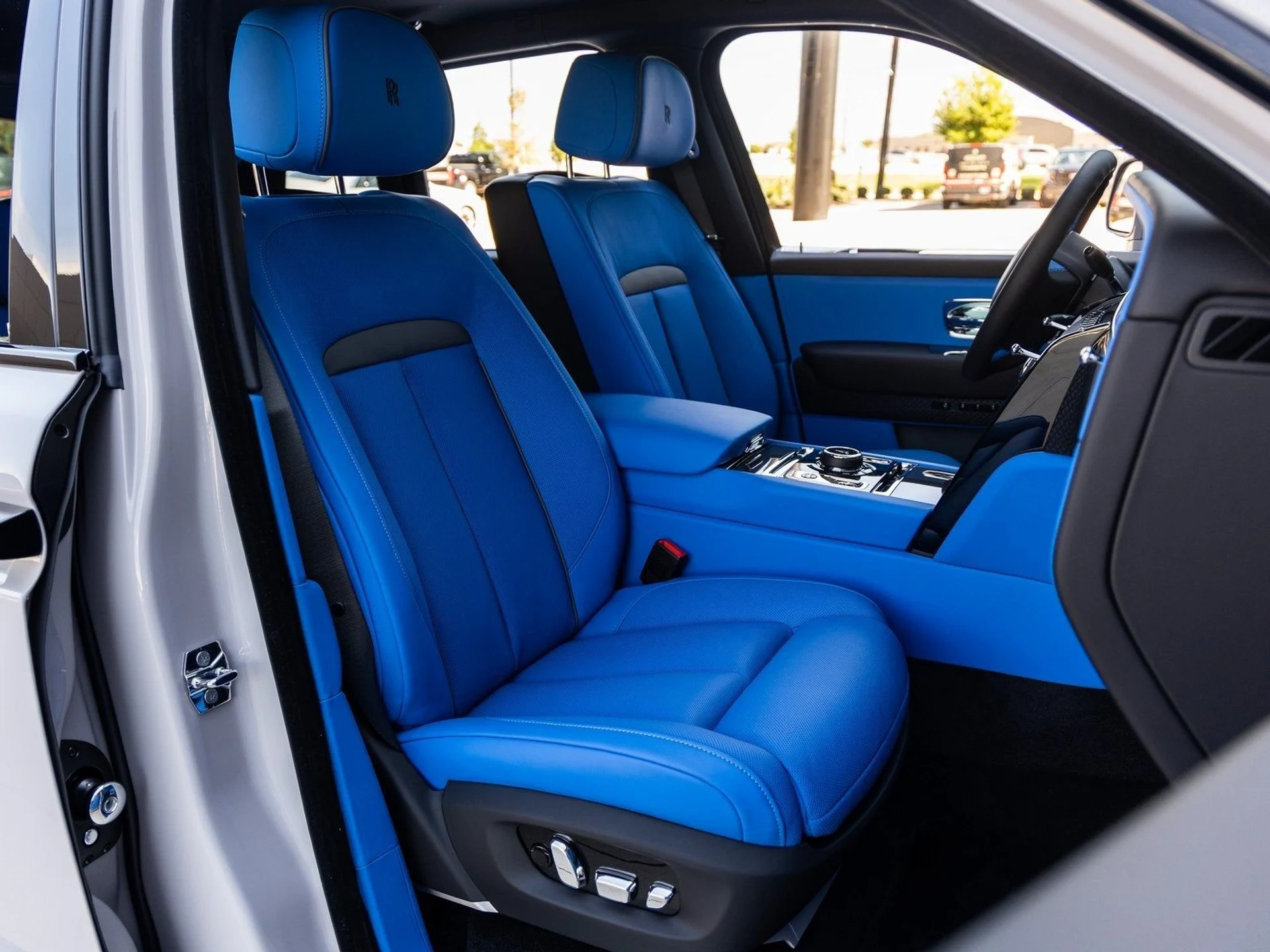 mph060_1853952367_61_152efeec5f