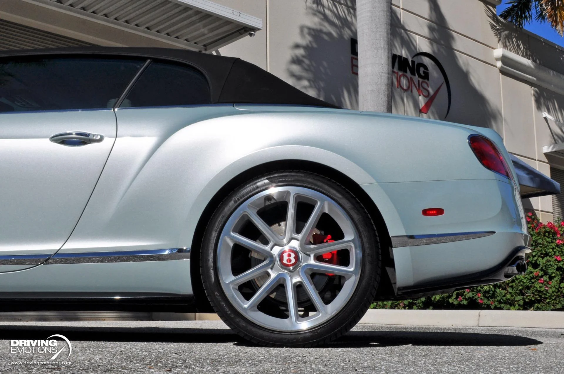 mph060_1872476939_886_p61_l_f6b8f0184a