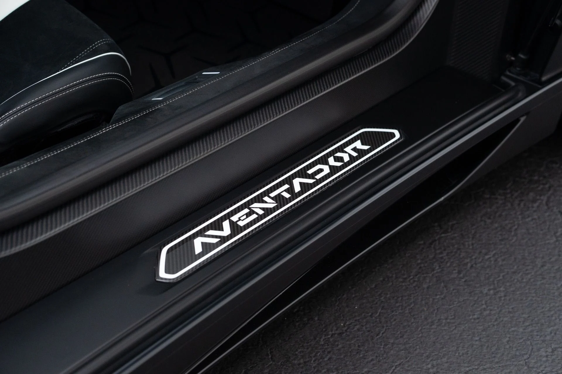 mph060_188546907_Used_2016_Lamborghini_Aventador_LP_750_4_SV_1768280004_d0b5ba7c34