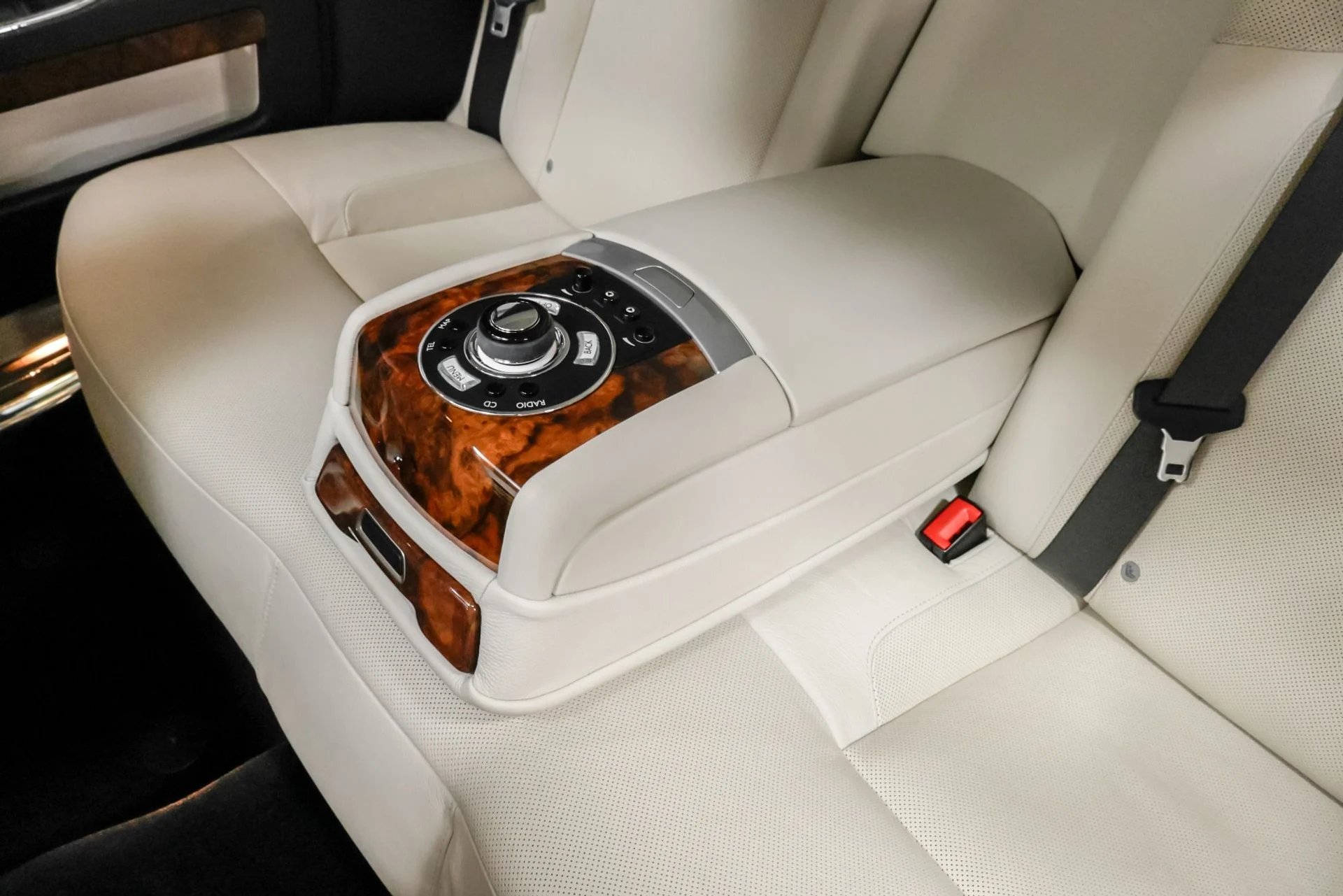 mph060_1929705805_Used_2010_Rolls_Royce_Ghost_1762979242_d259ad618b