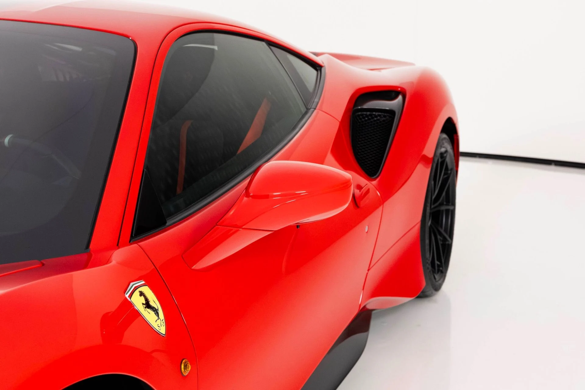 mph060_1946351623_Used_2019_Ferrari_488_Pista_Coupe_1764015875_c195e6b870