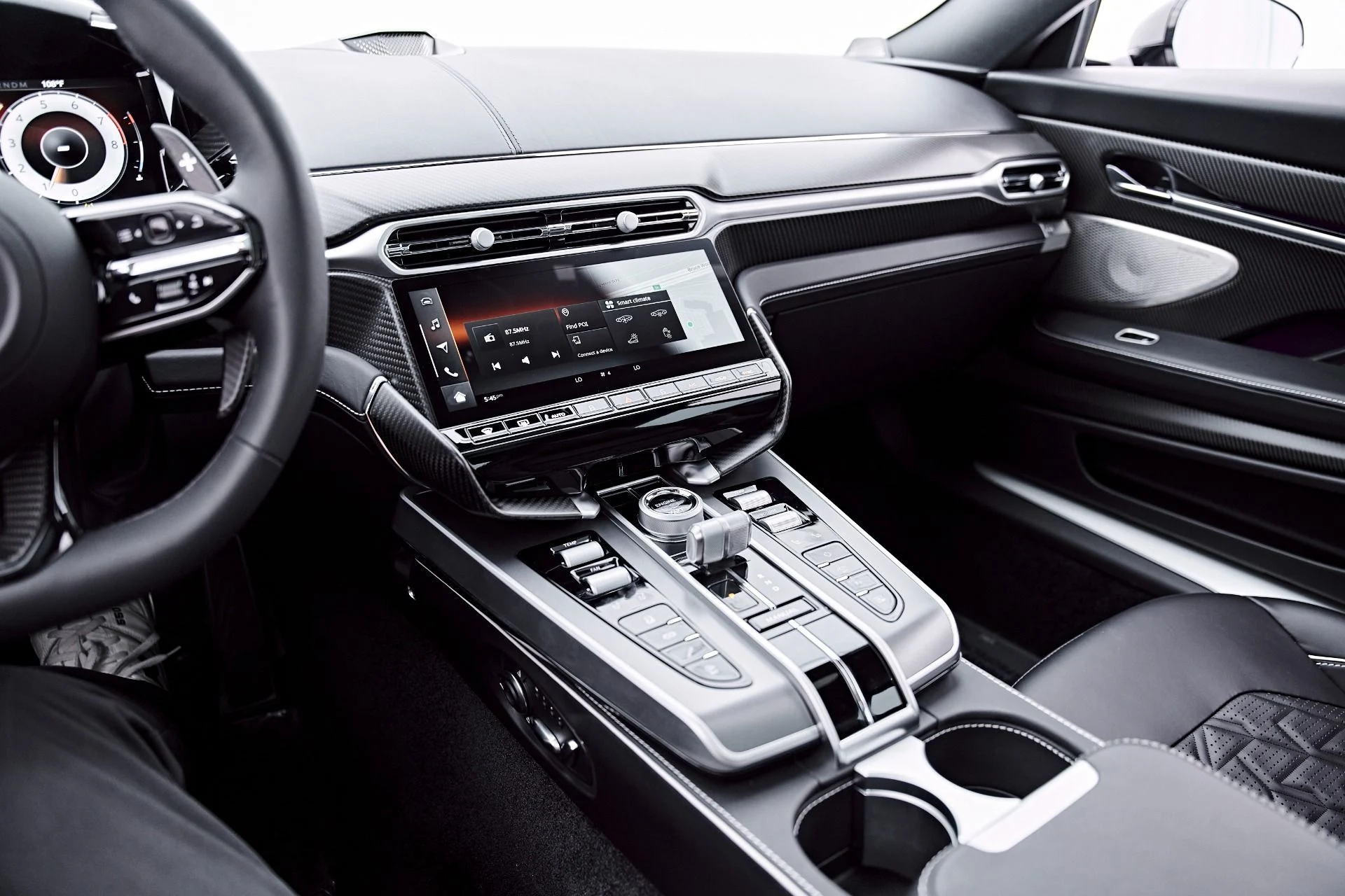 mph060_195866391_Used_2025_Aston_Martin_Vanquish_V12_1786045872_d604b95f21