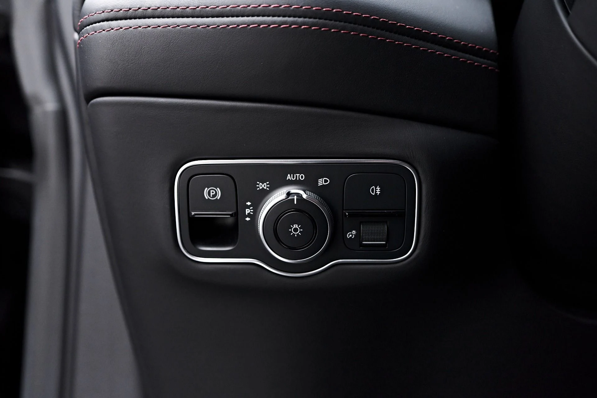 mph060_1997131818_Used_2023_Aston_Martin_DBX_707_1754786768_d37817986b