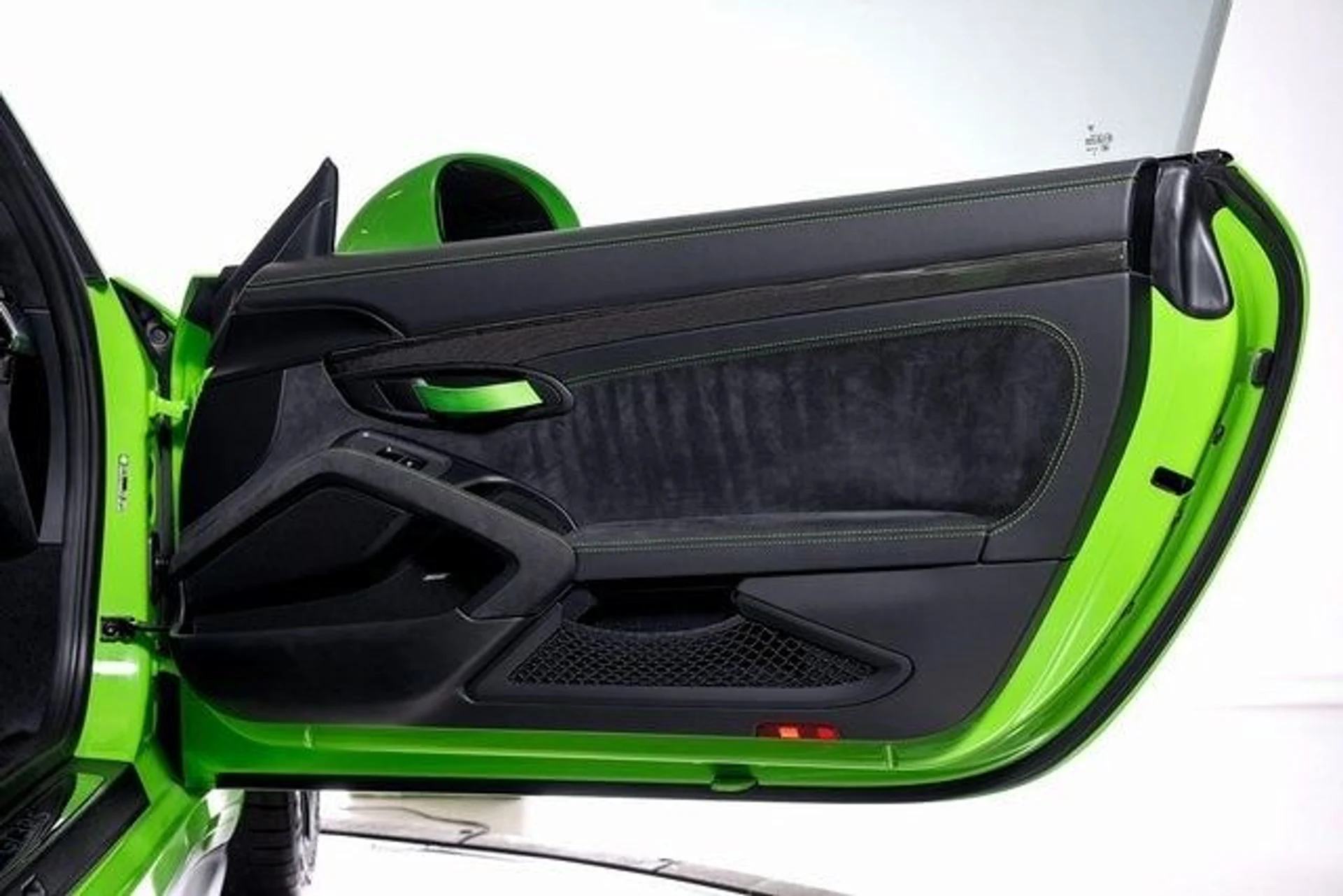 mph060_200490622_dd87c7c48aca870cba07e2aa930a4c24x_2ed776f895